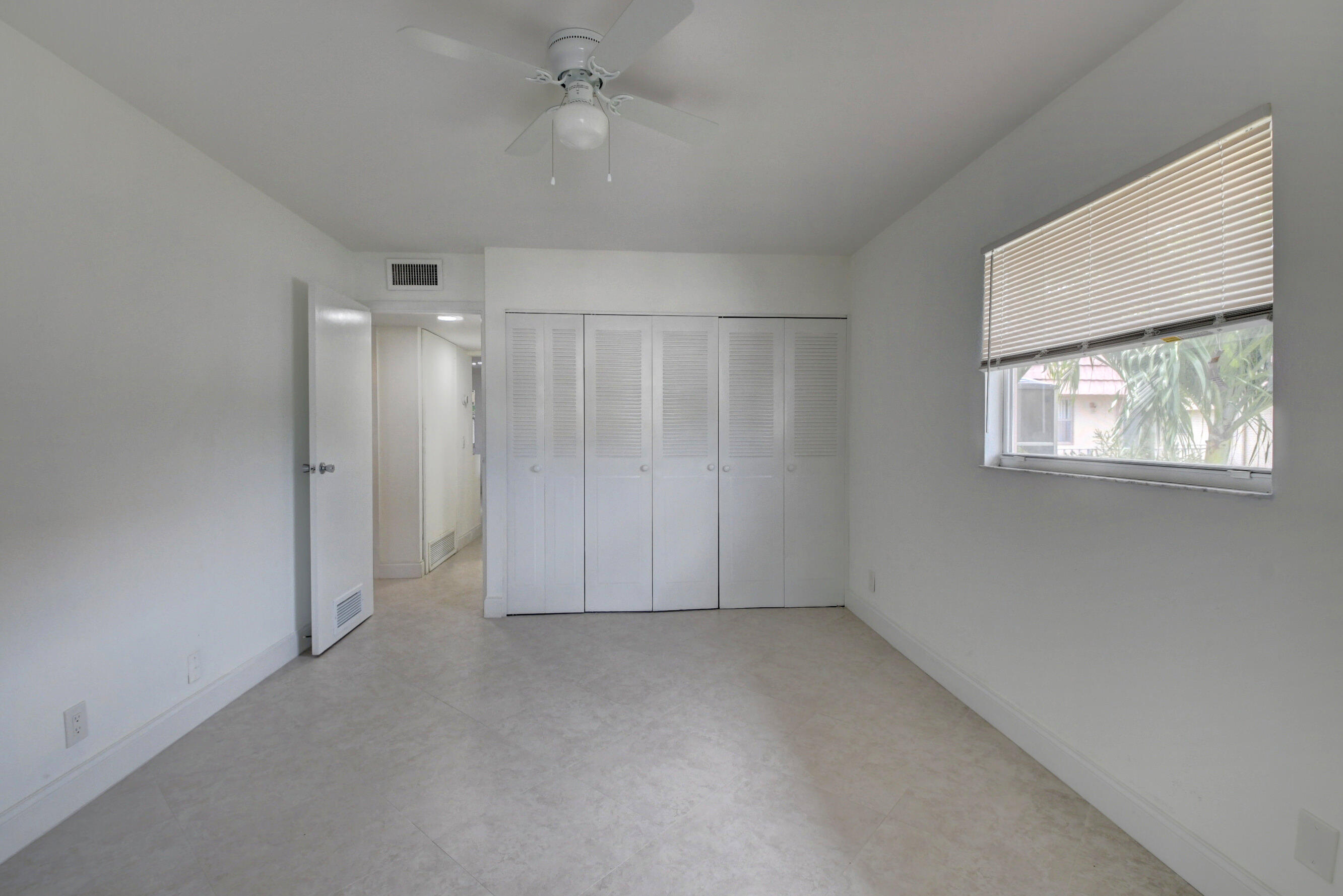 KINGS POINT SAXONY CONDOS - Residential