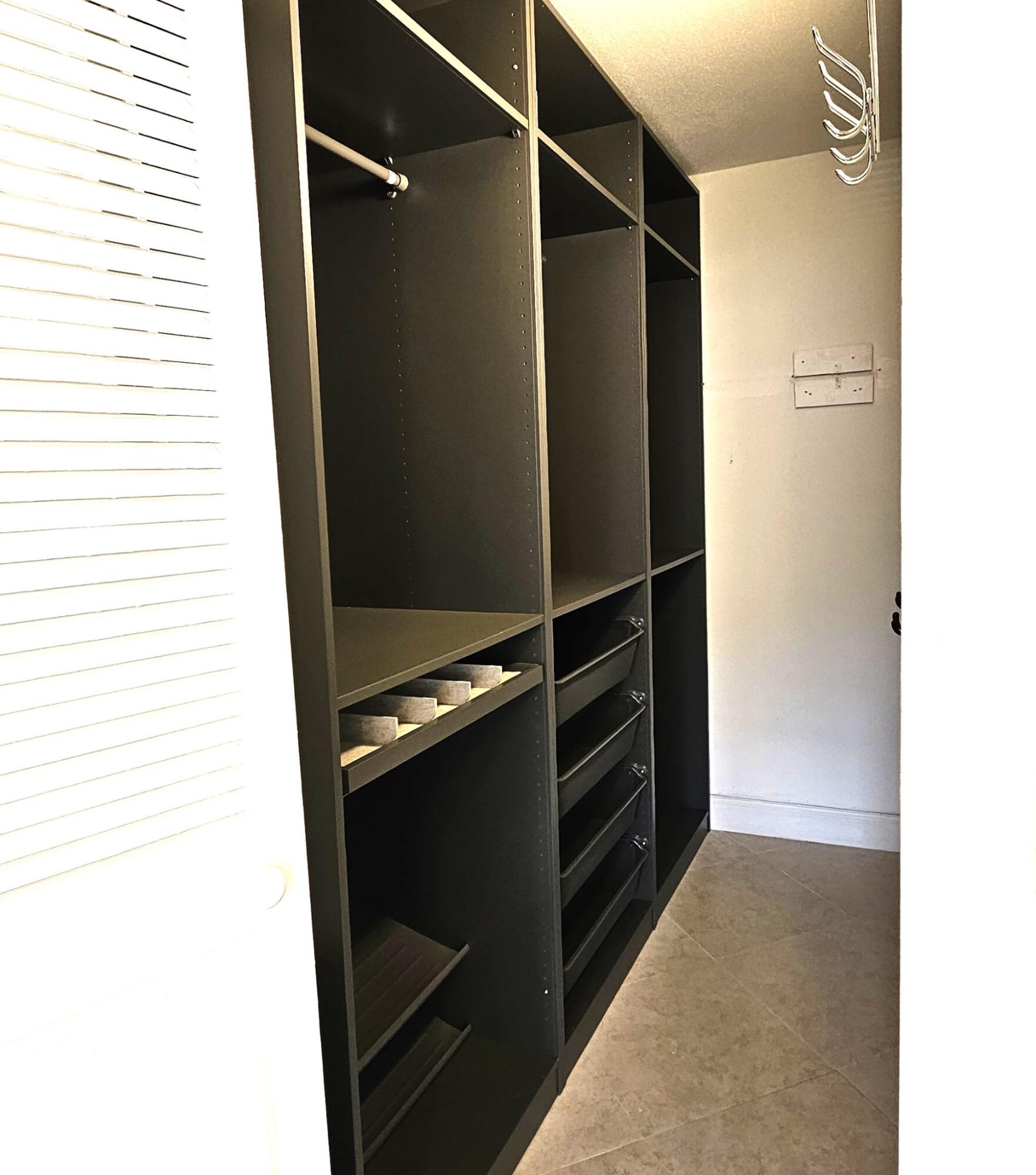 KINGS POINT SAXONY CONDOS - Residential