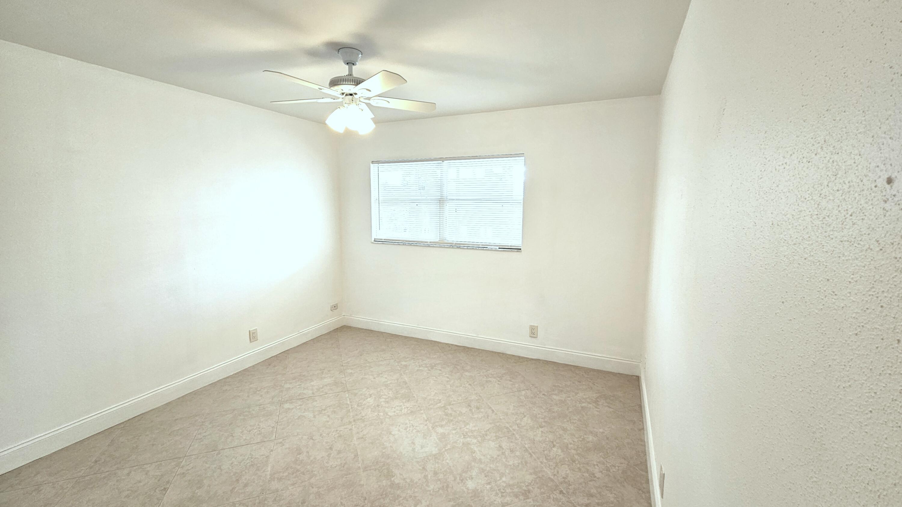 KINGS POINT SAXONY CONDOS - Residential