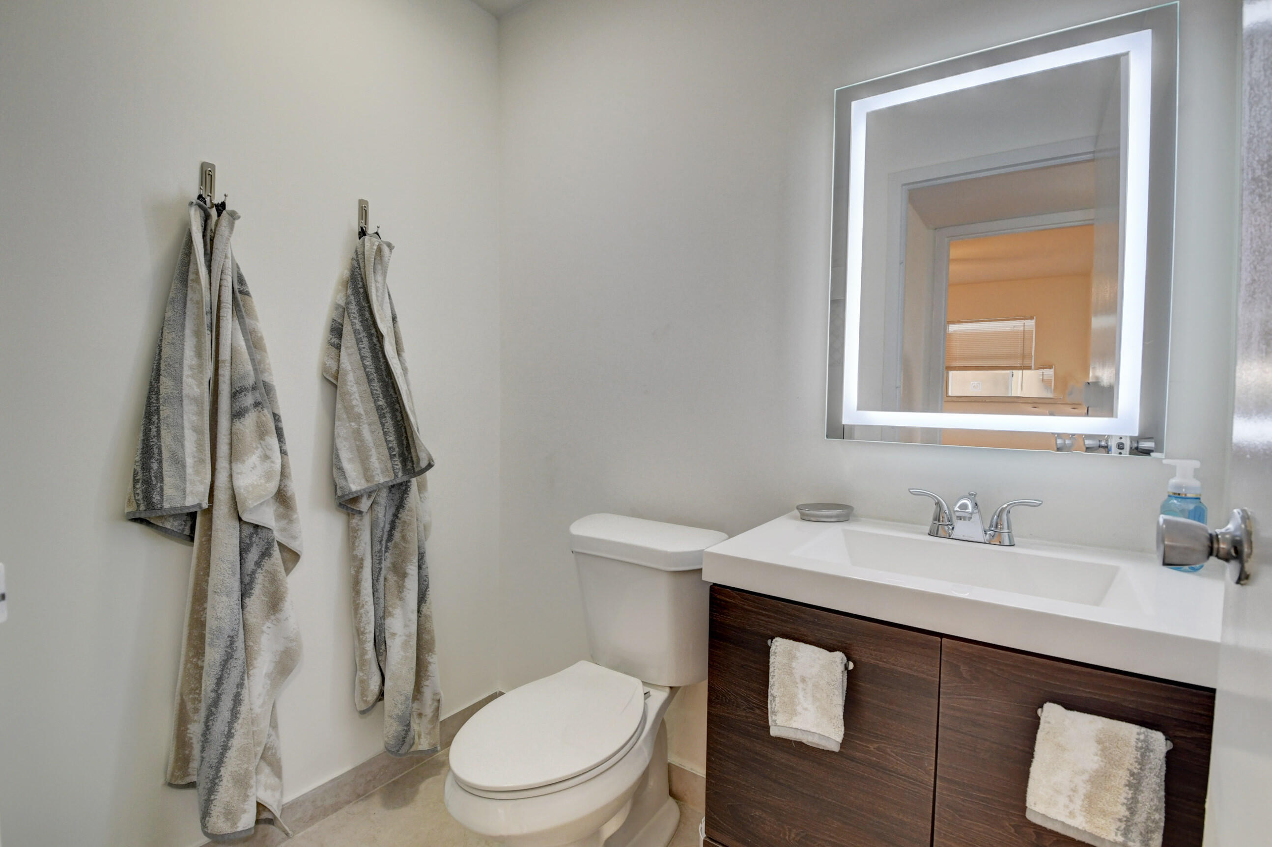 KINGS POINT SAXONY CONDOS - Residential
