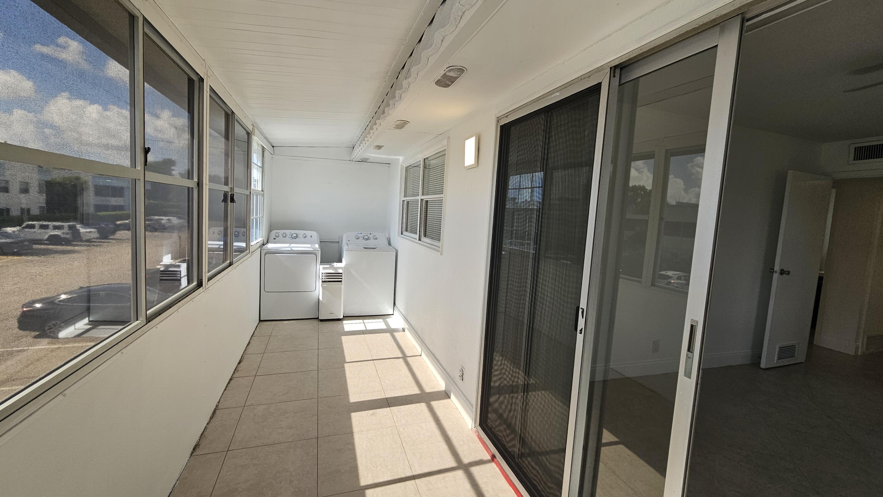 KINGS POINT SAXONY CONDOS - Residential