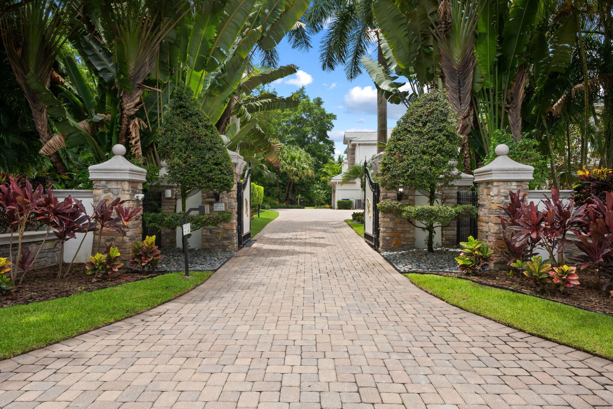BBB RANCHES - Residential