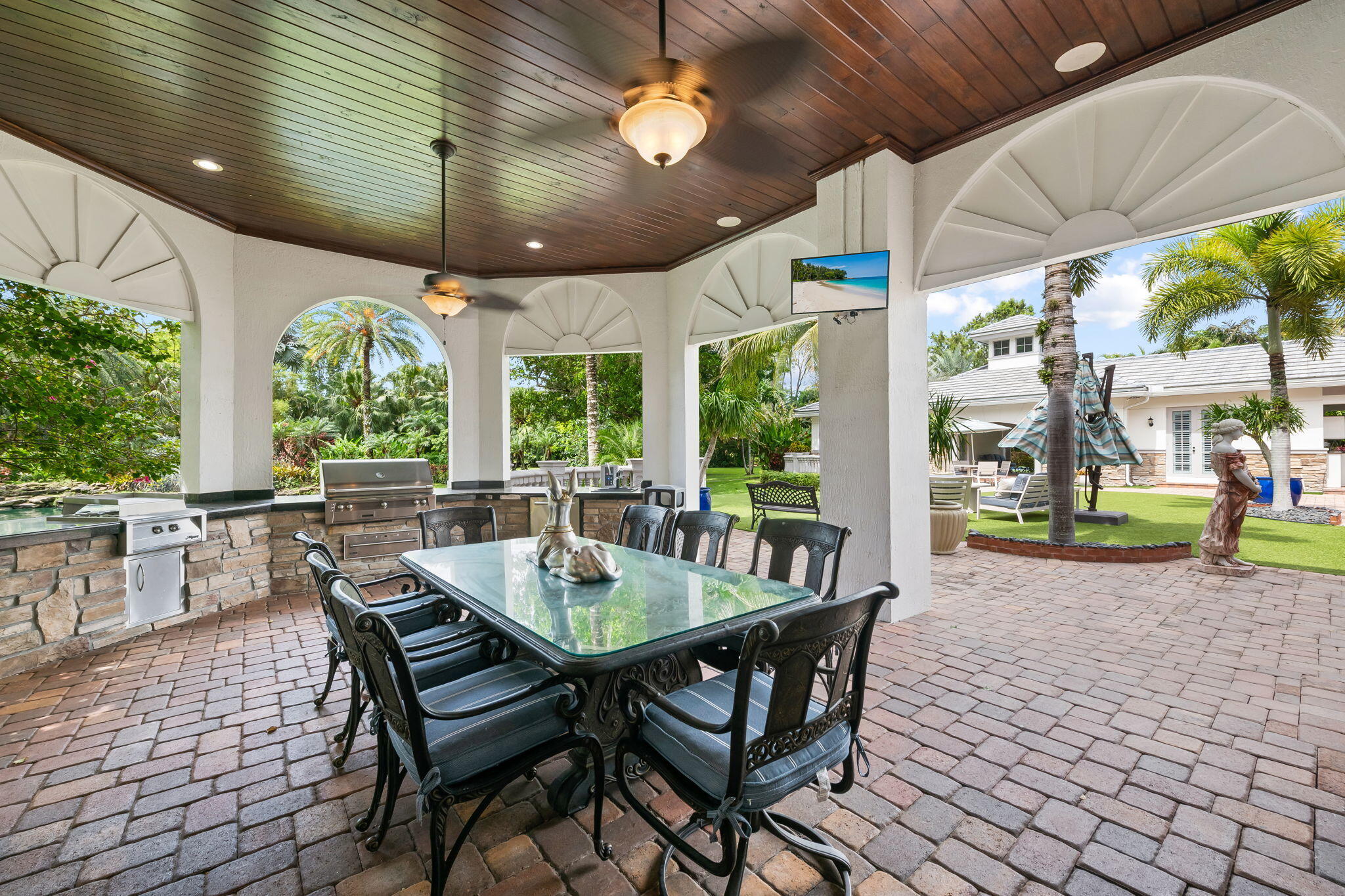 BBB RANCHES - Residential