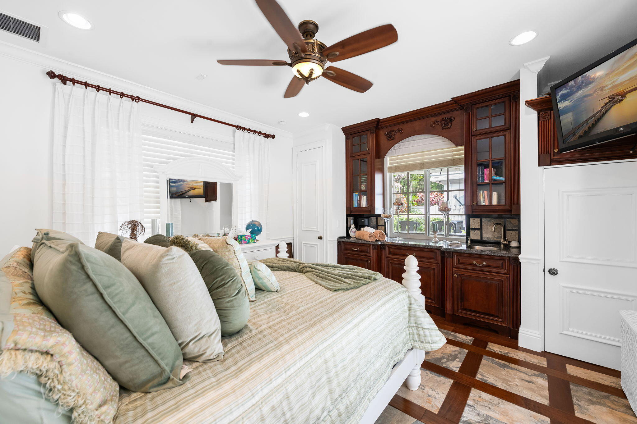 BBB RANCHES - Residential