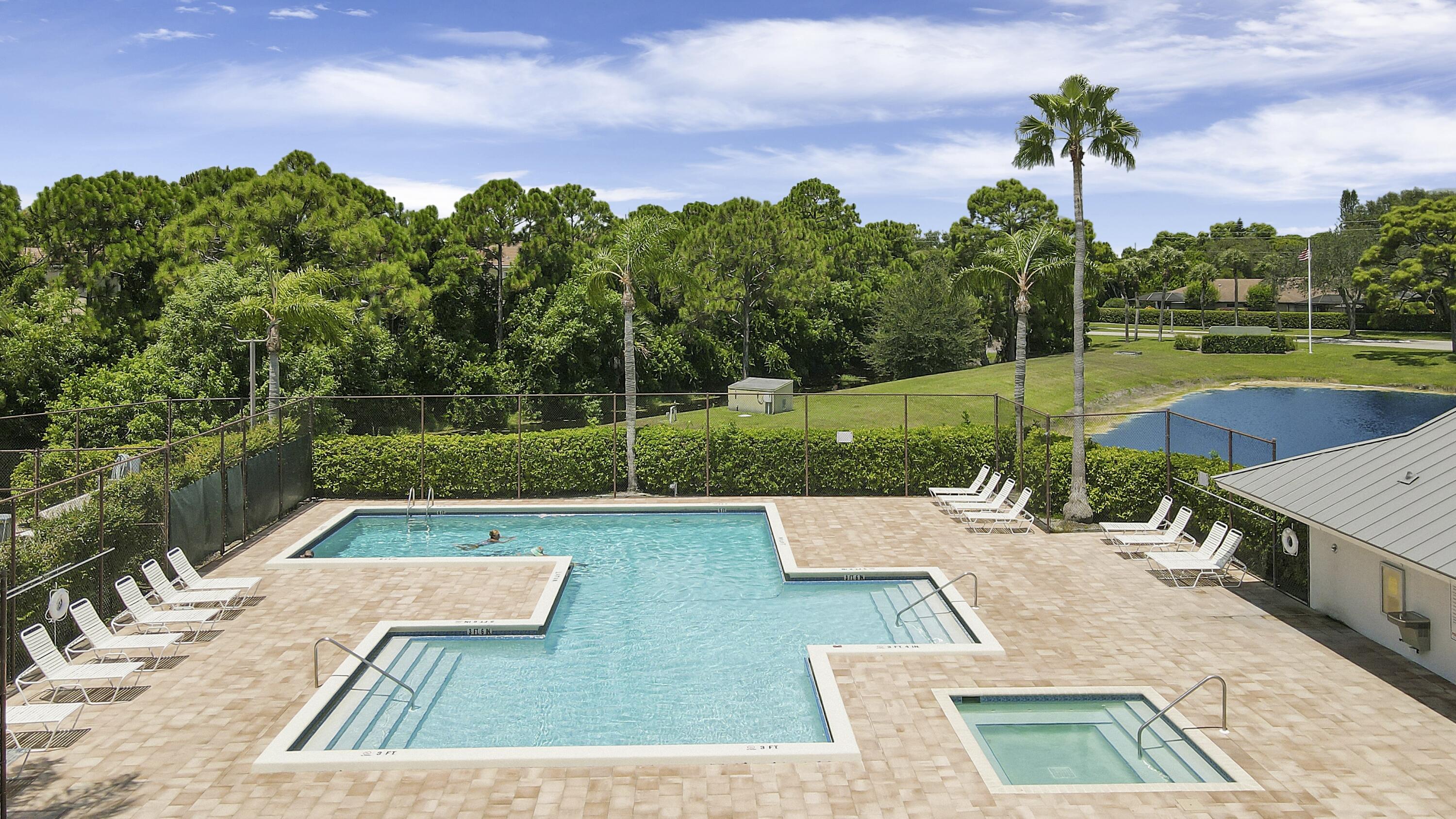 WILLIAMSBURG AT HERITAGE RIDGE CONDO - Residential