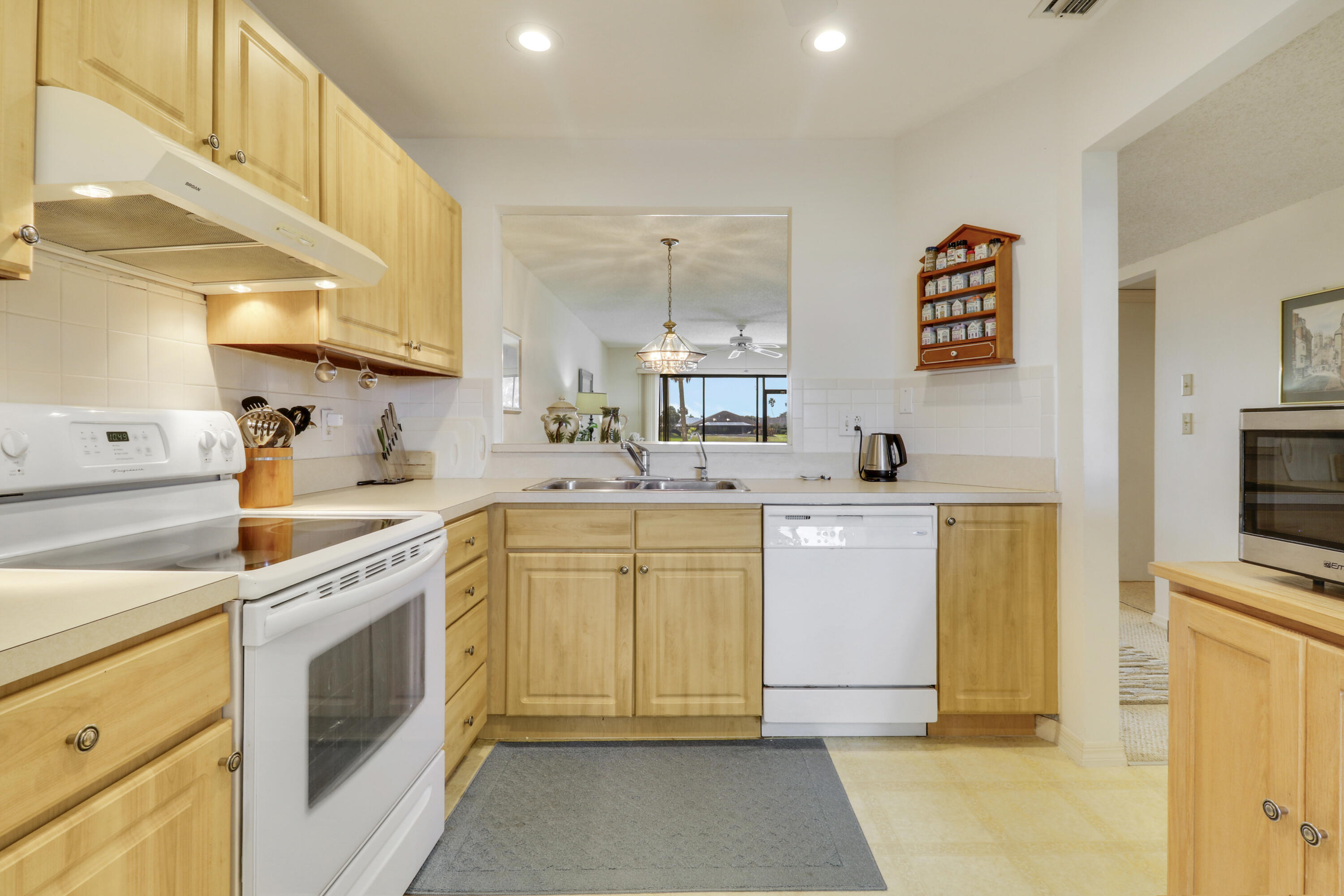 WILLIAMSBURG AT HERITAGE RIDGE CONDO - Residential