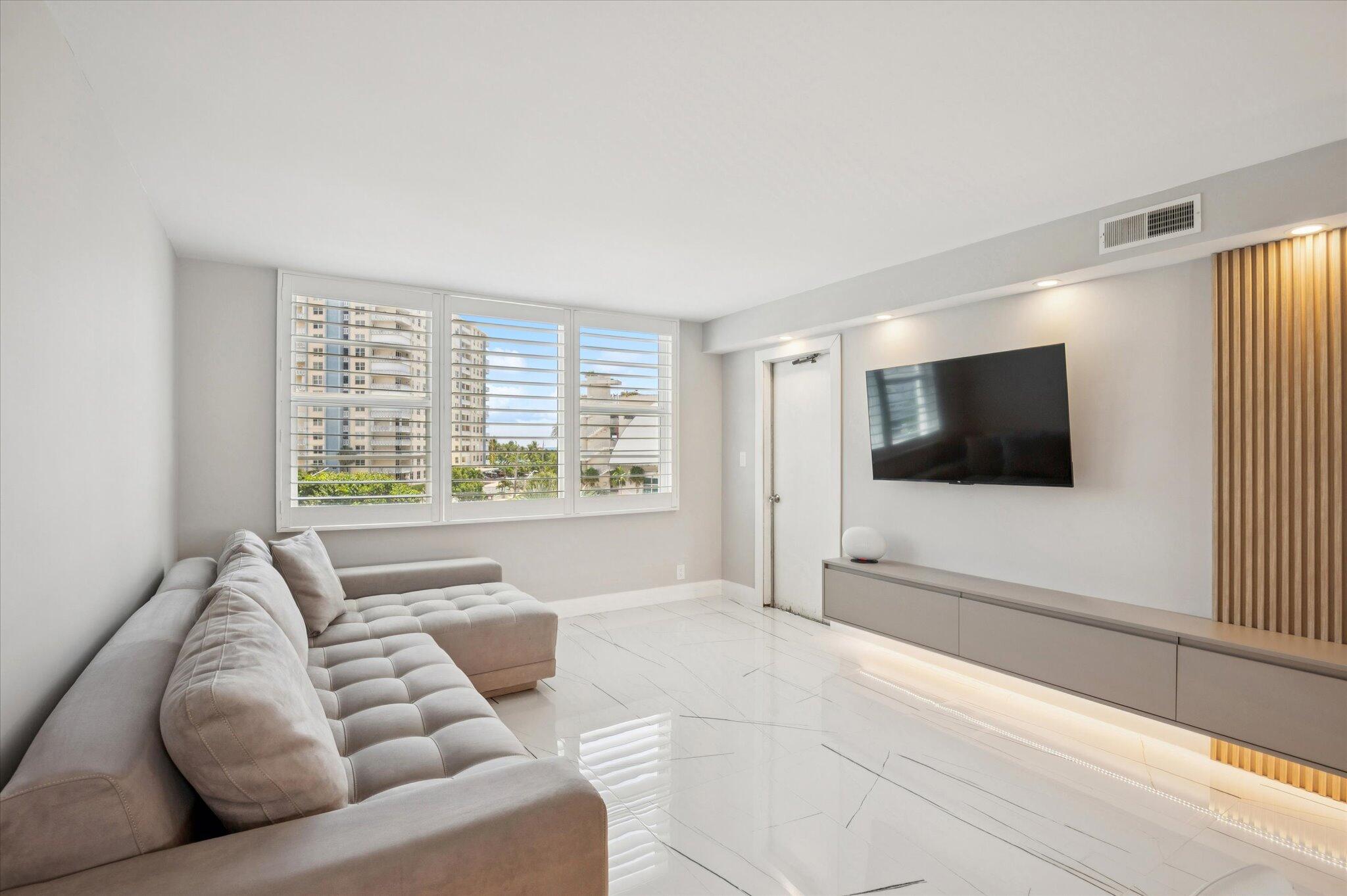 GRANADA HOUSE - Residential Lease