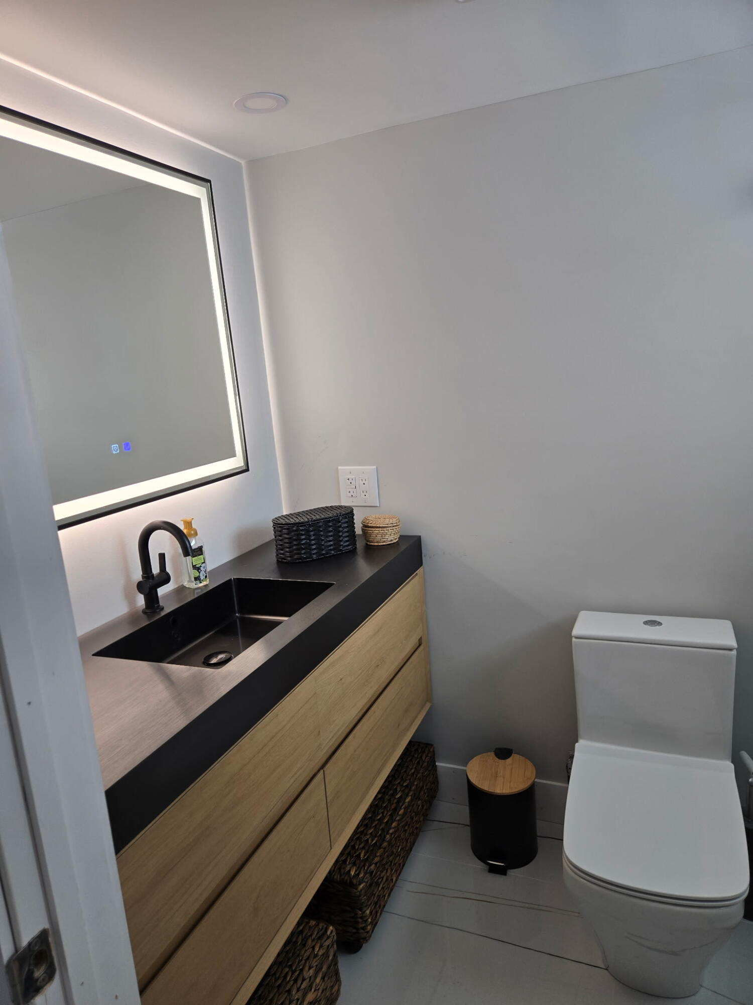 GRANADA HOUSE - Residential Lease
