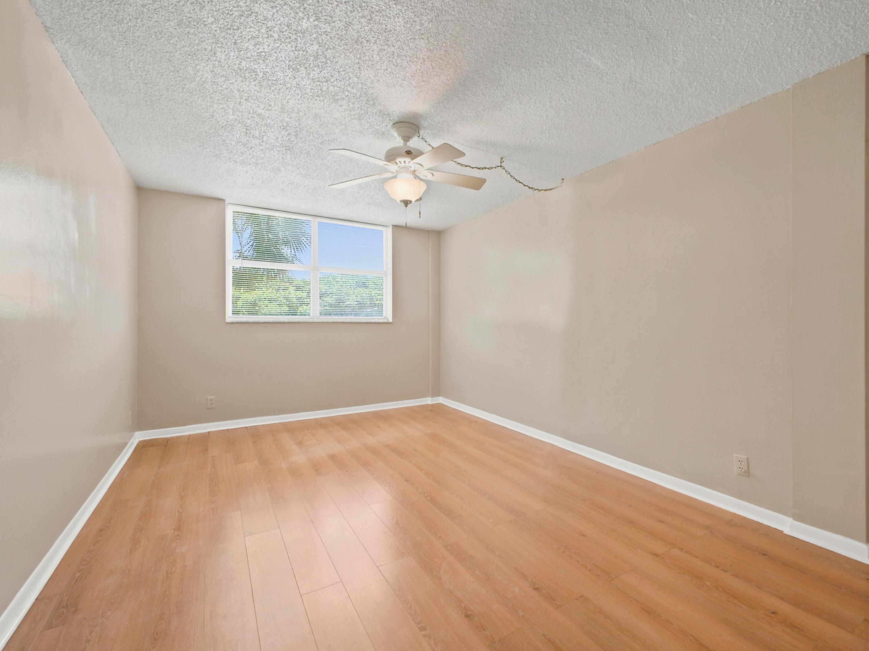 BREAKWATERS OF THE PALM BEACHES CONDO - Residential Lease