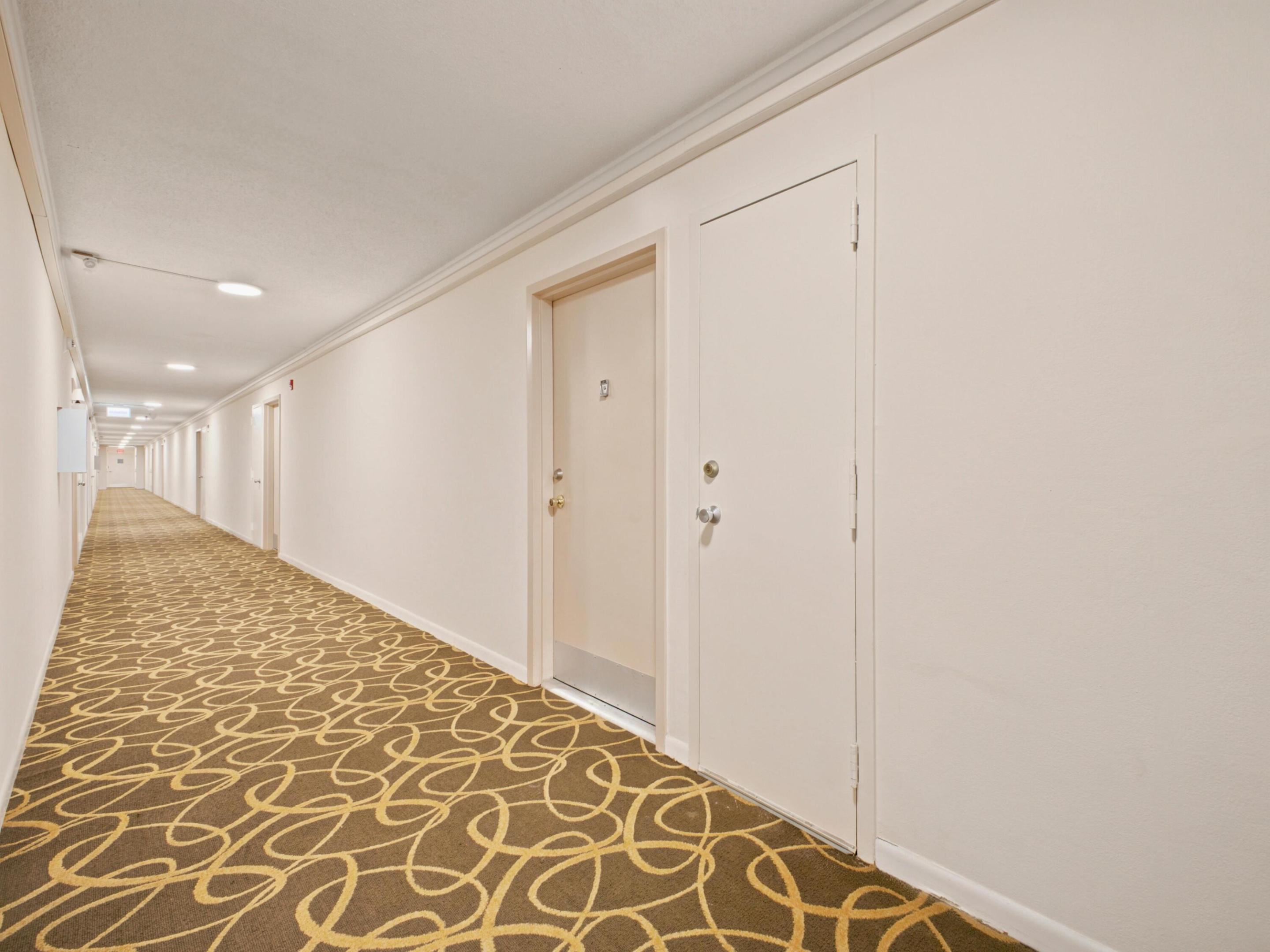 BREAKWATERS OF THE PALM BEACHES CONDO - Residential Lease