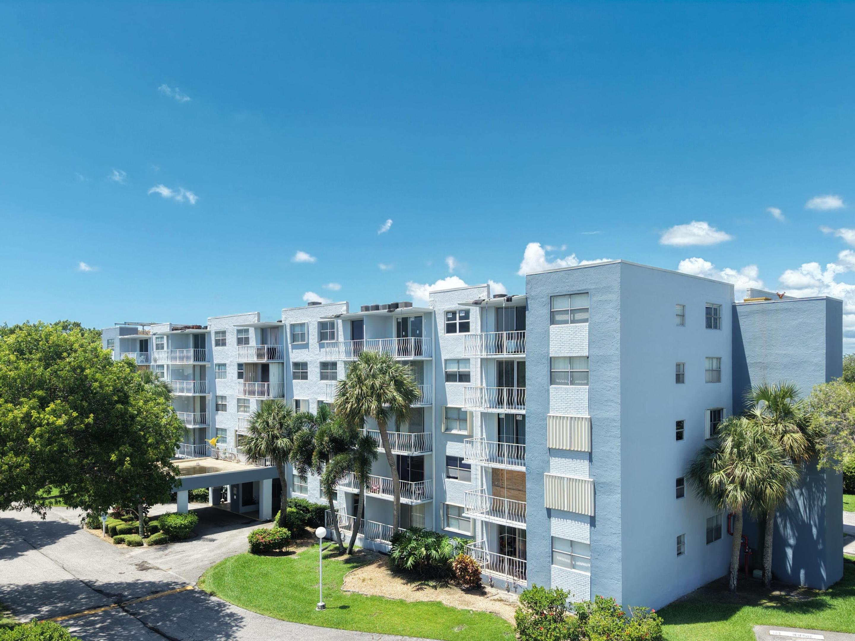 BREAKWATERS OF THE PALM BEACHES CONDO - Residential Lease