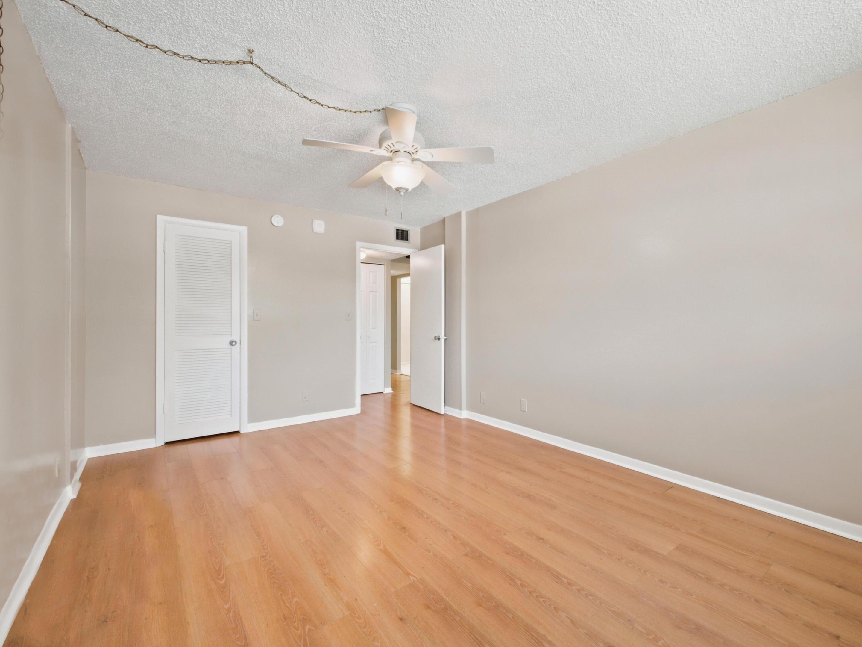 BREAKWATERS OF THE PALM BEACHES CONDO - Residential Lease