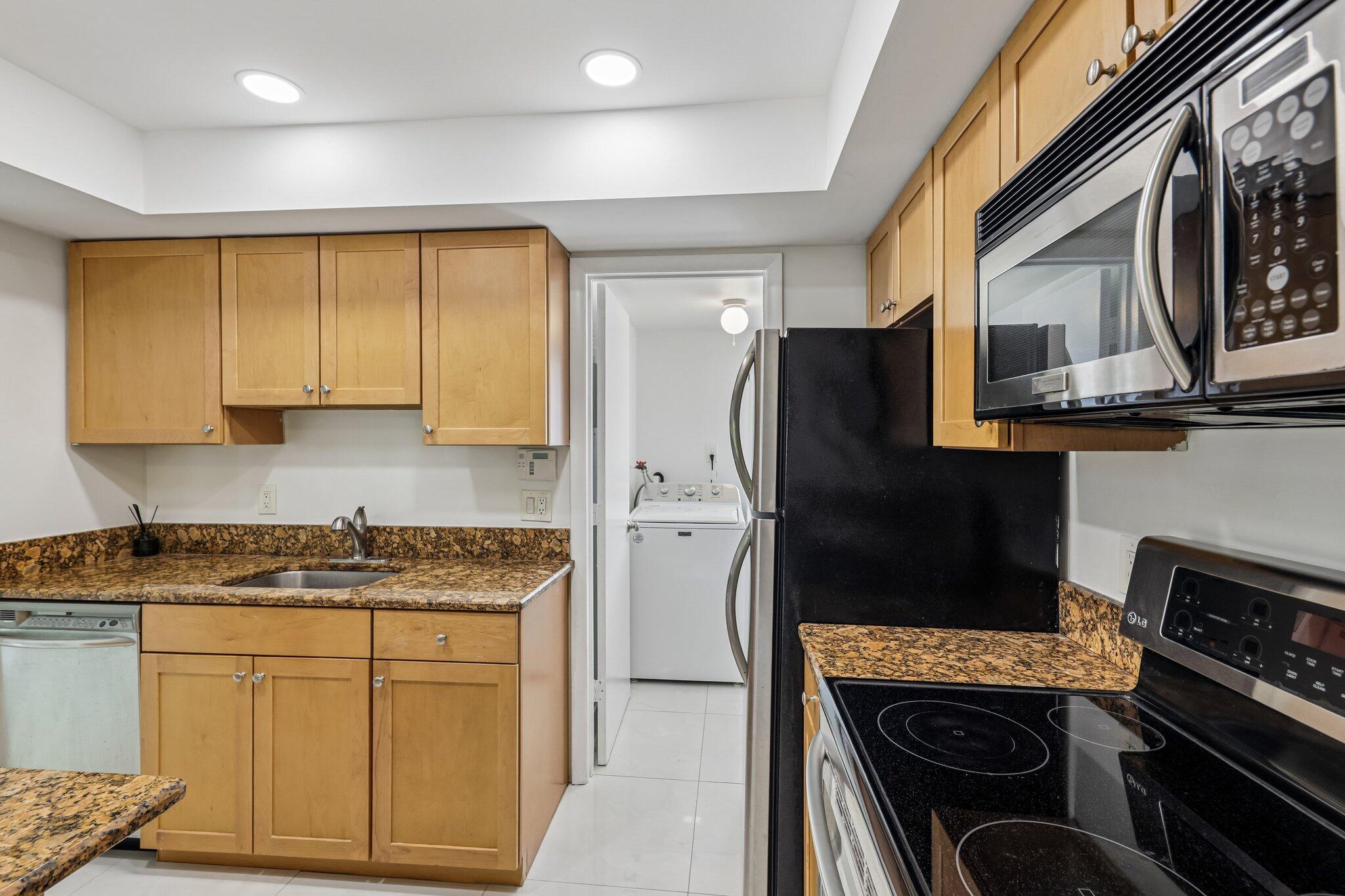 SUNFLOWER CONDO - Residential Lease