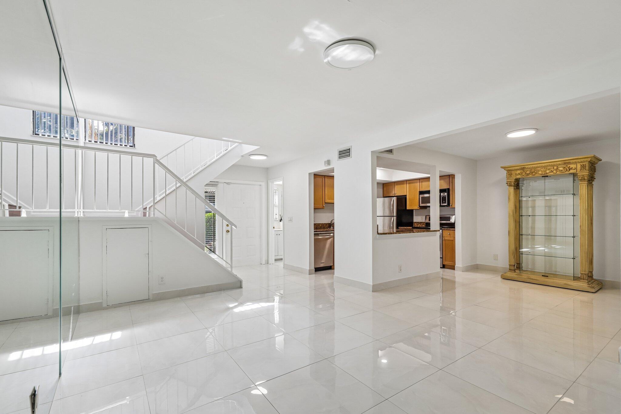 SUNFLOWER CONDO - Residential Lease