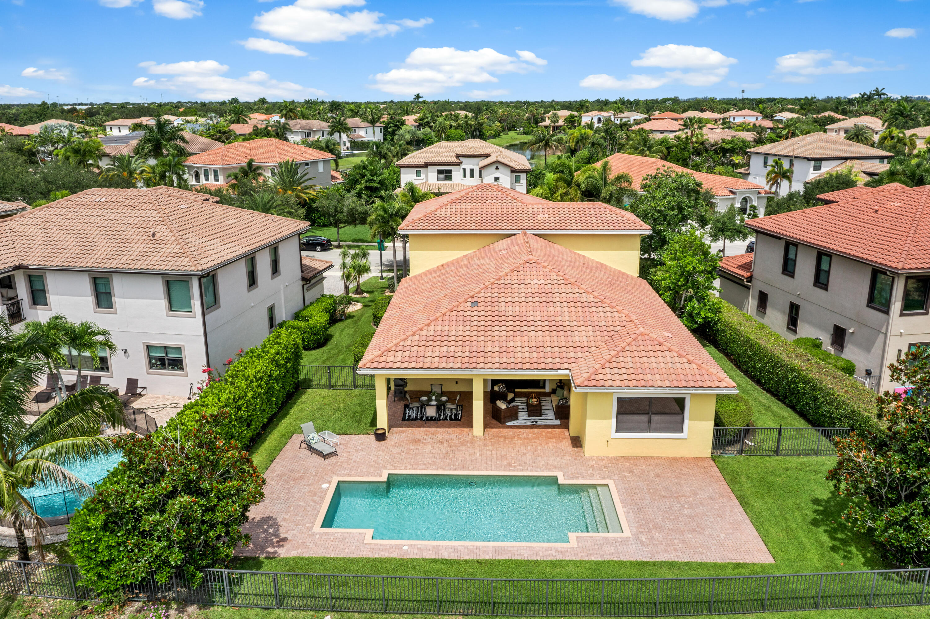 PARKLAND GOLF AND COUNTRY CLUB - Residential
