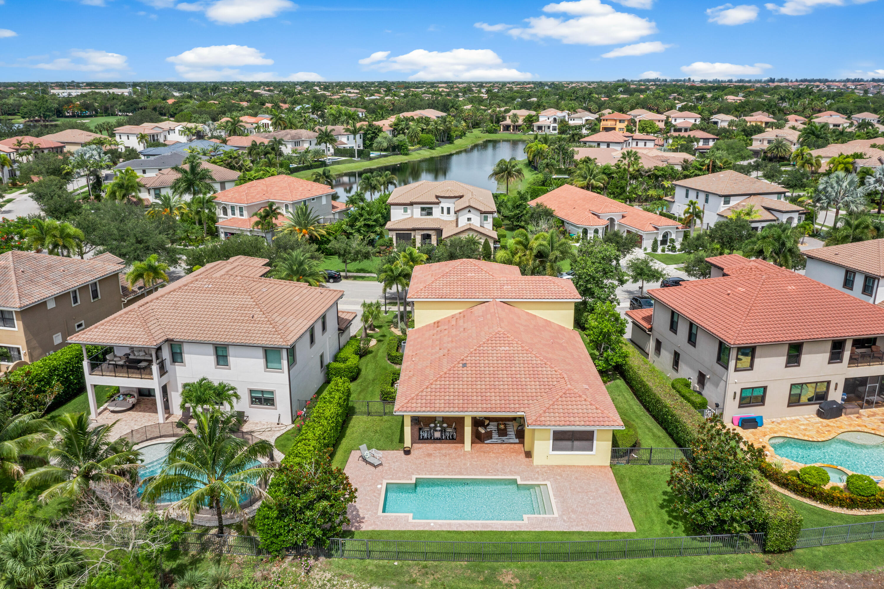 PARKLAND GOLF AND COUNTRY CLUB - Residential