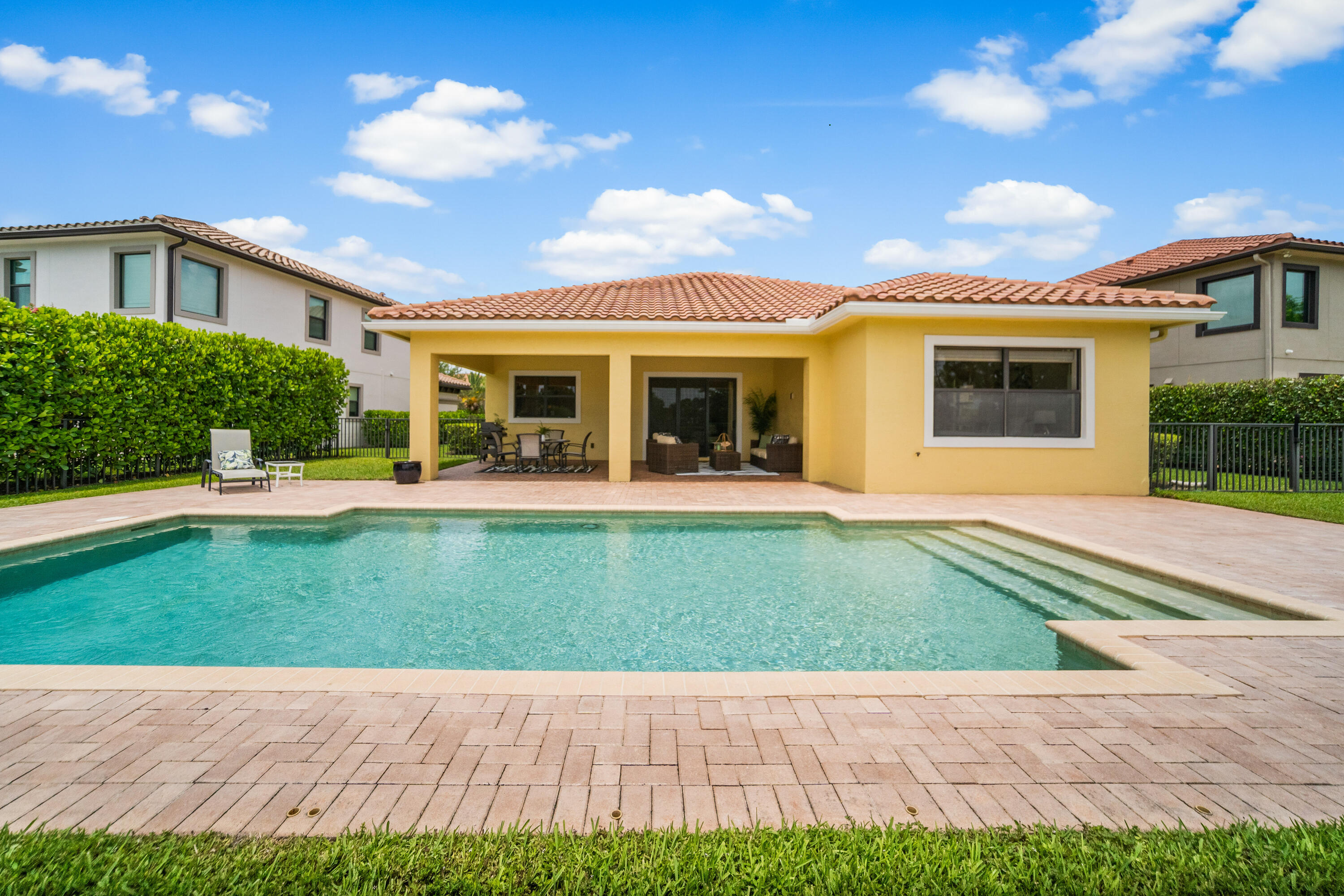 PARKLAND GOLF AND COUNTRY CLUB - Residential
