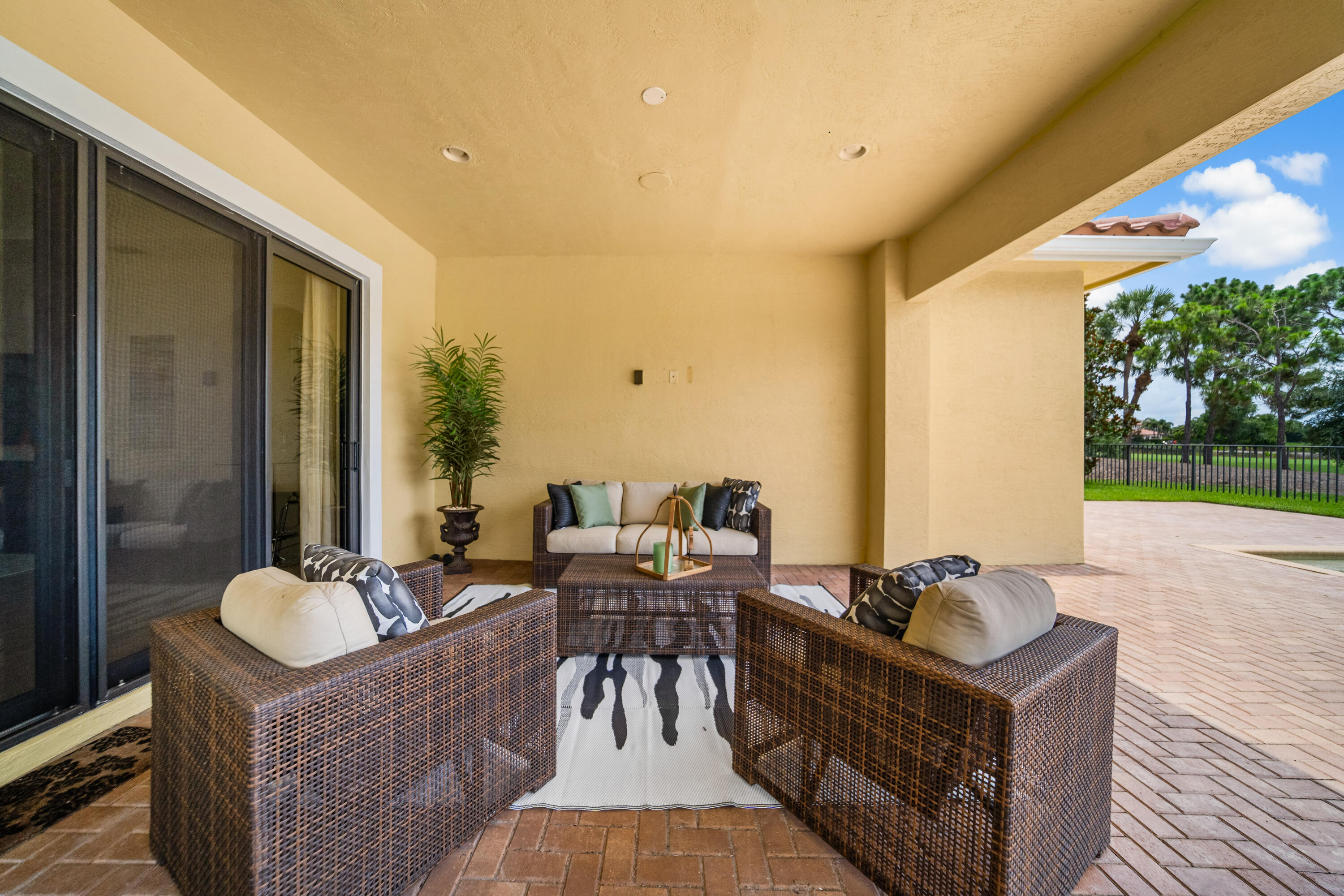 PARKLAND GOLF AND COUNTRY CLUB - Residential