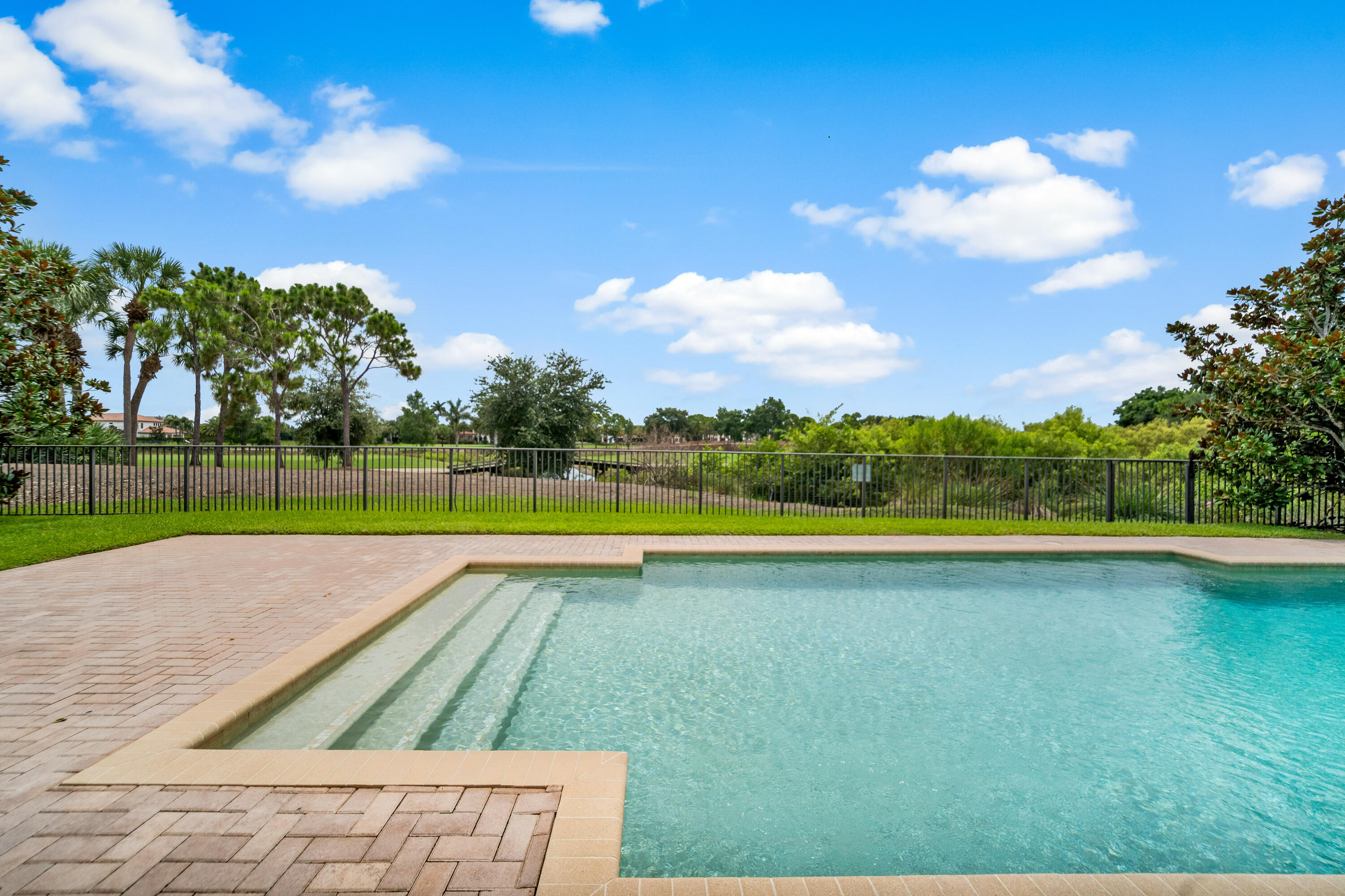 PARKLAND GOLF AND COUNTRY CLUB - Residential