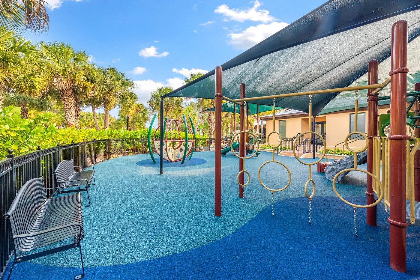 PARKLAND GOLF AND COUNTRY CLUB - Residential