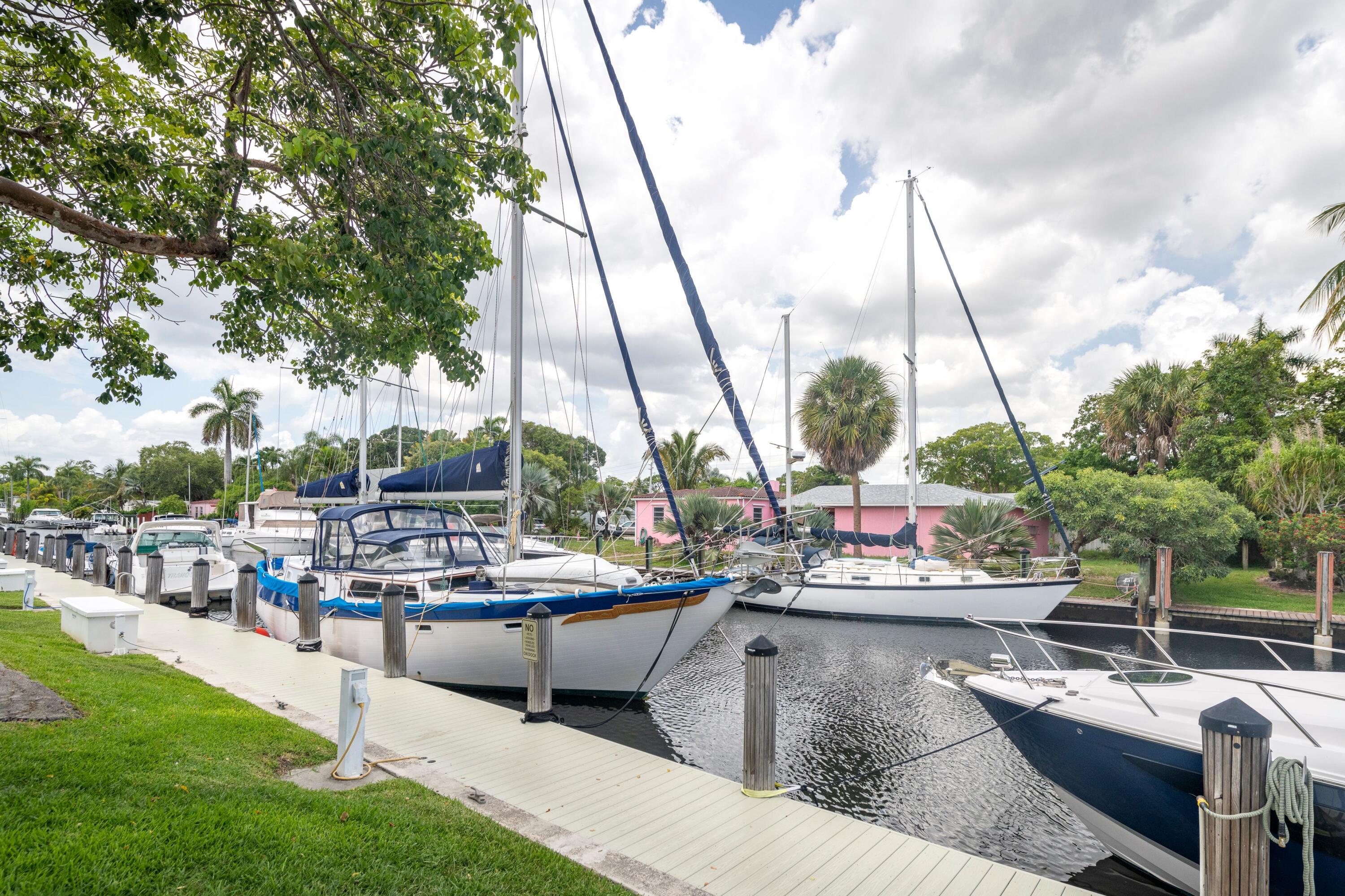 RIVER REACH CONDOMINIUM I - Residential