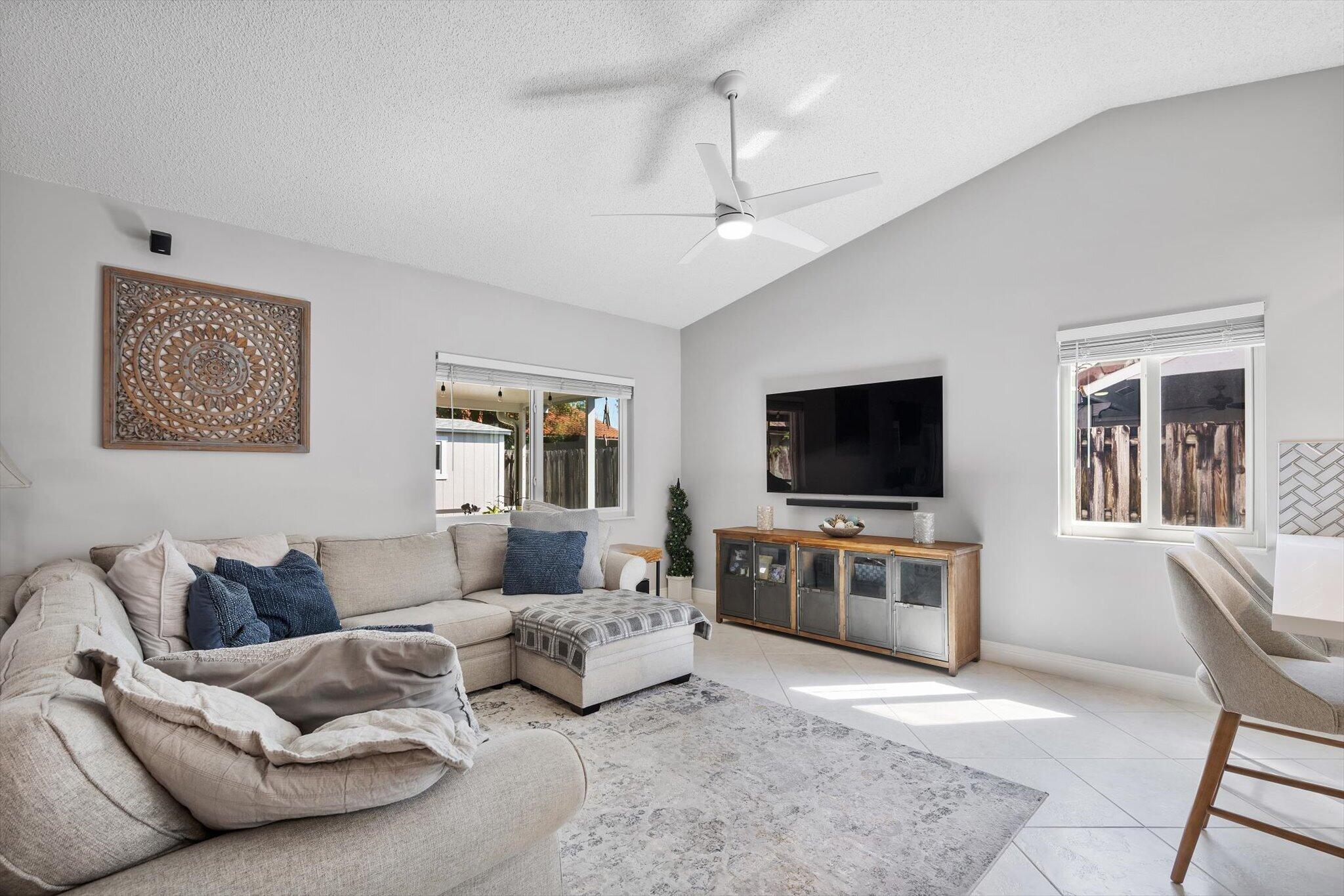 HAWKES BLUFF - Residential