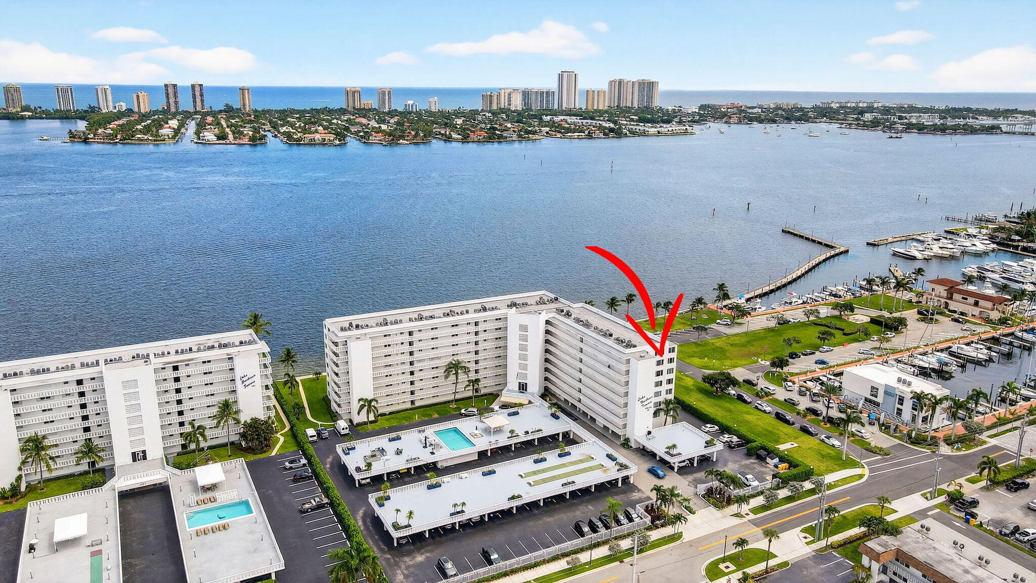 Lake Harbour Towers South - Residential