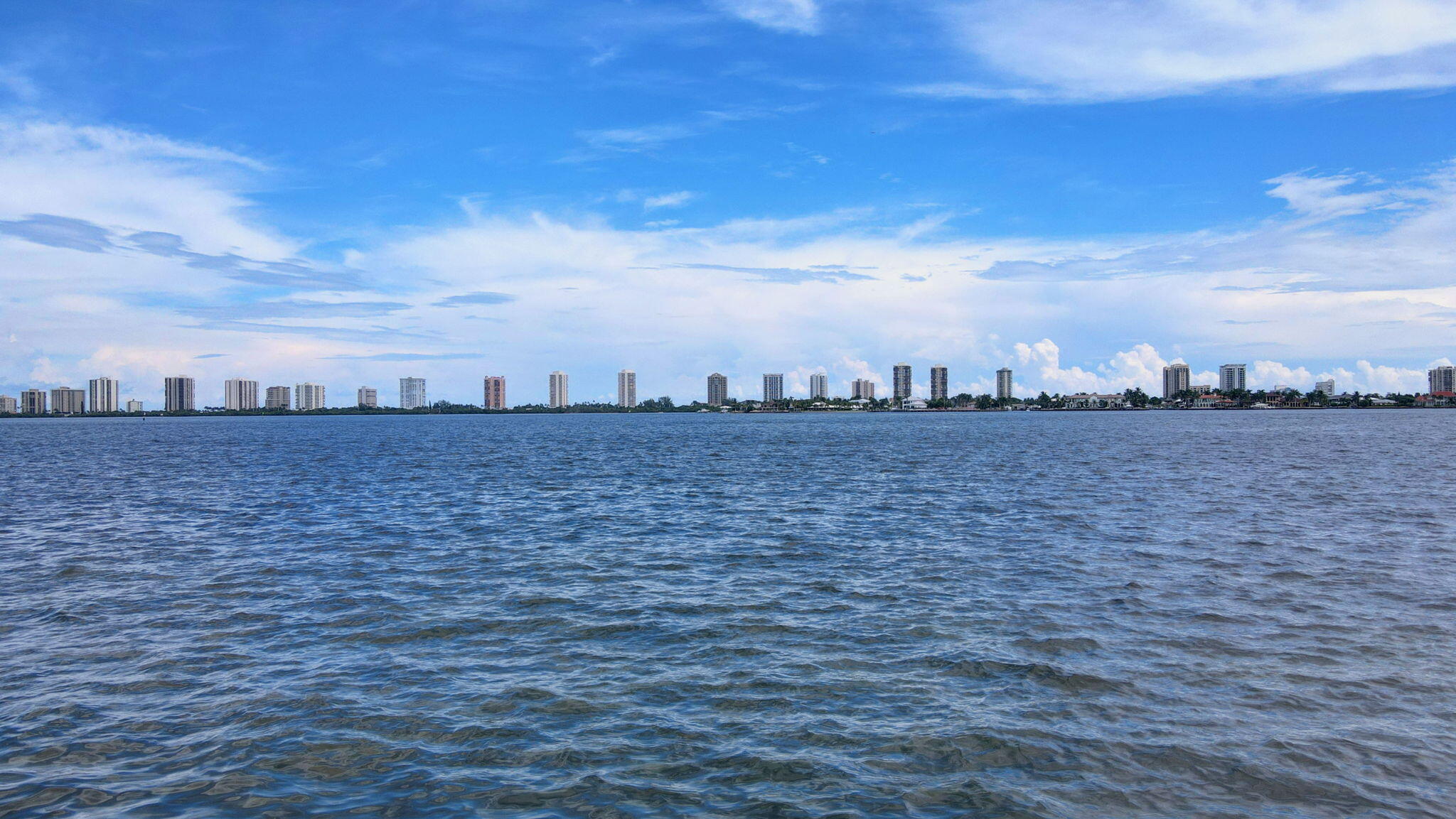 Lake Harbour Towers South - Residential