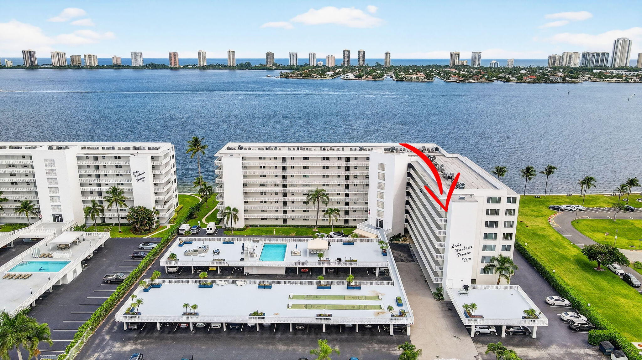 Lake Harbour Towers South - Residential