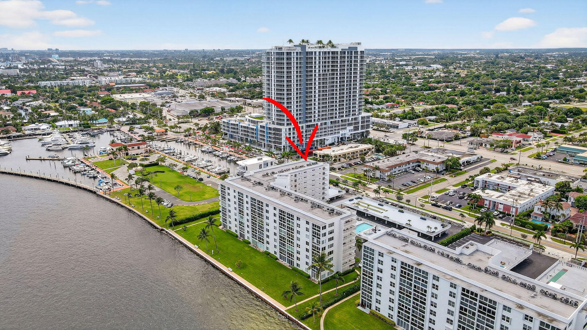Lake Harbour Towers South - Residential
