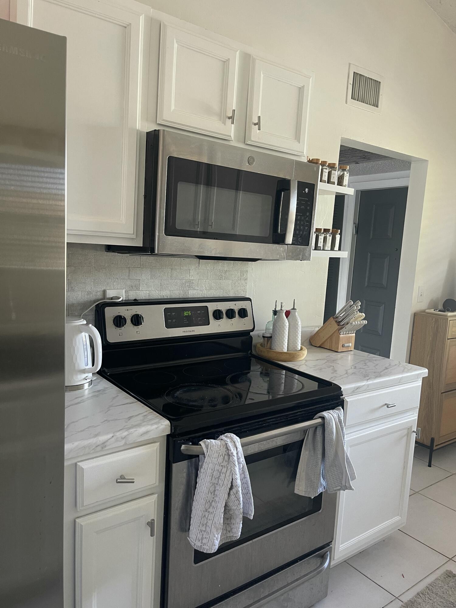 WELLEBY SHORES CONDOMINIUM 6 - Residential