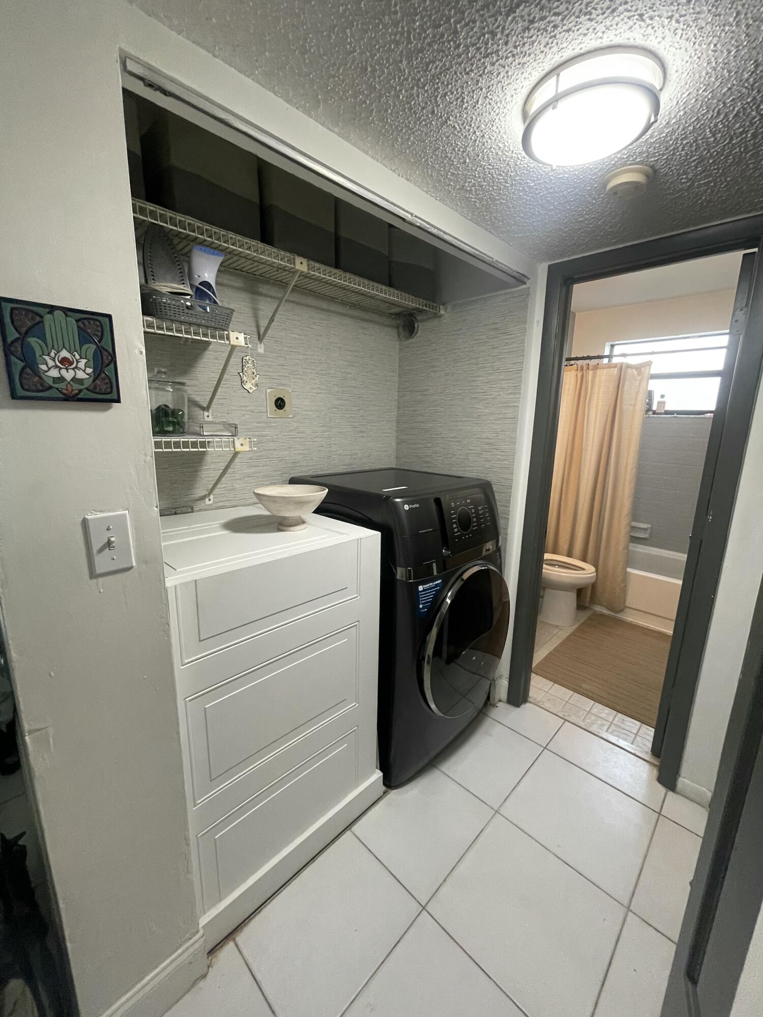 WELLEBY SHORES CONDOMINIUM 6 - Residential