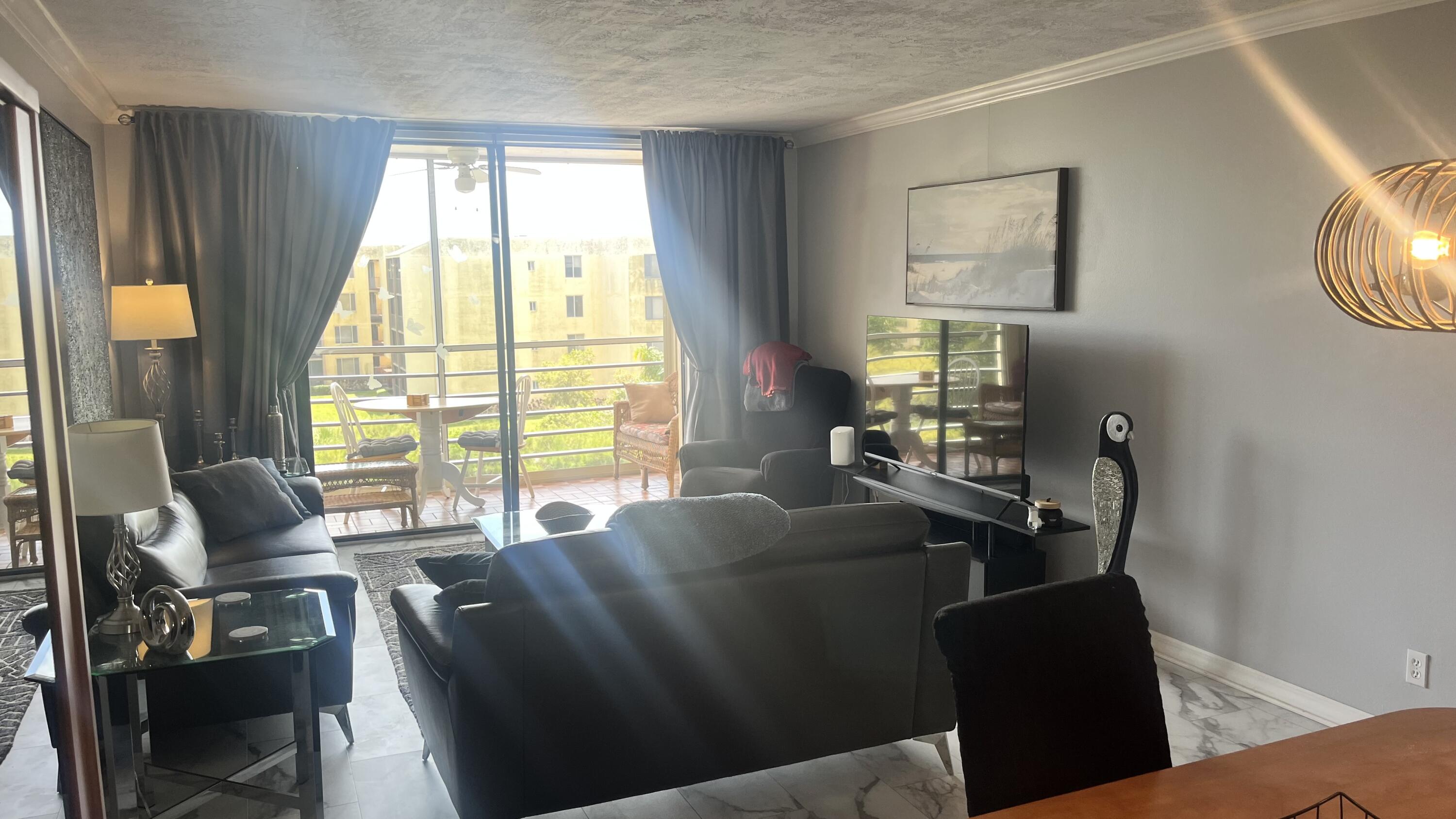 SOMERSET NO EIGHT CONDO - Residential