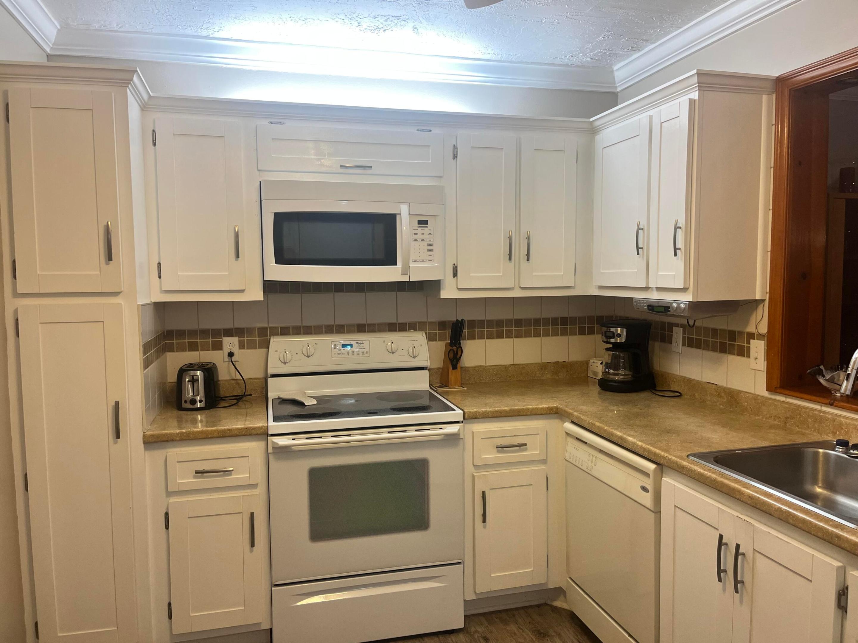 SOMERSET NO EIGHT CONDO - Residential