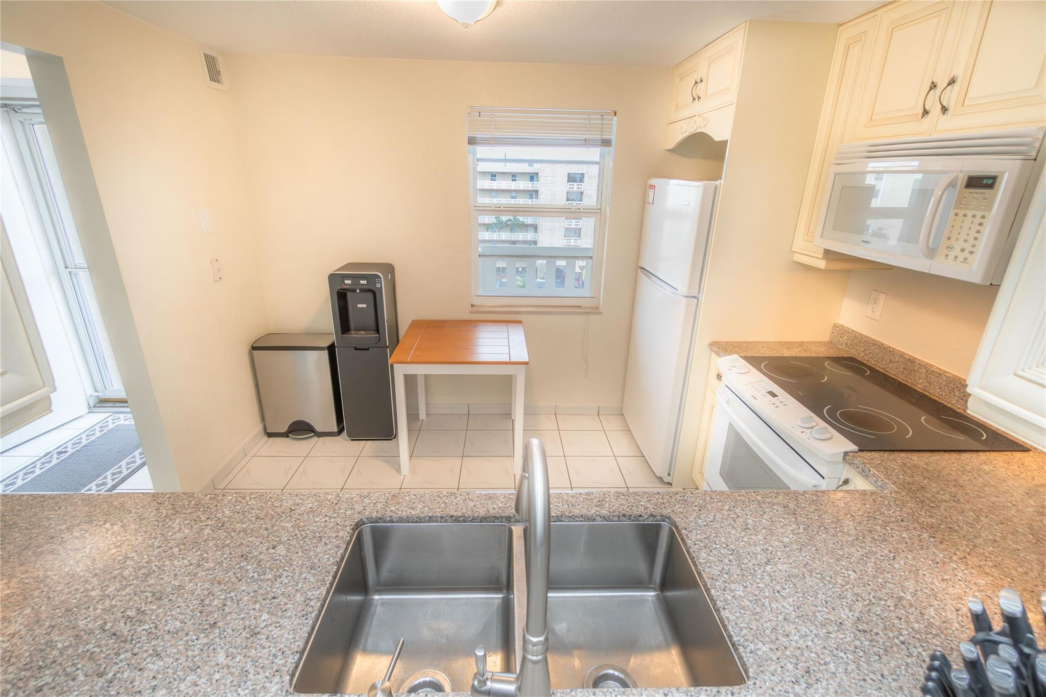 Meadowbrook Lakes View - Residential