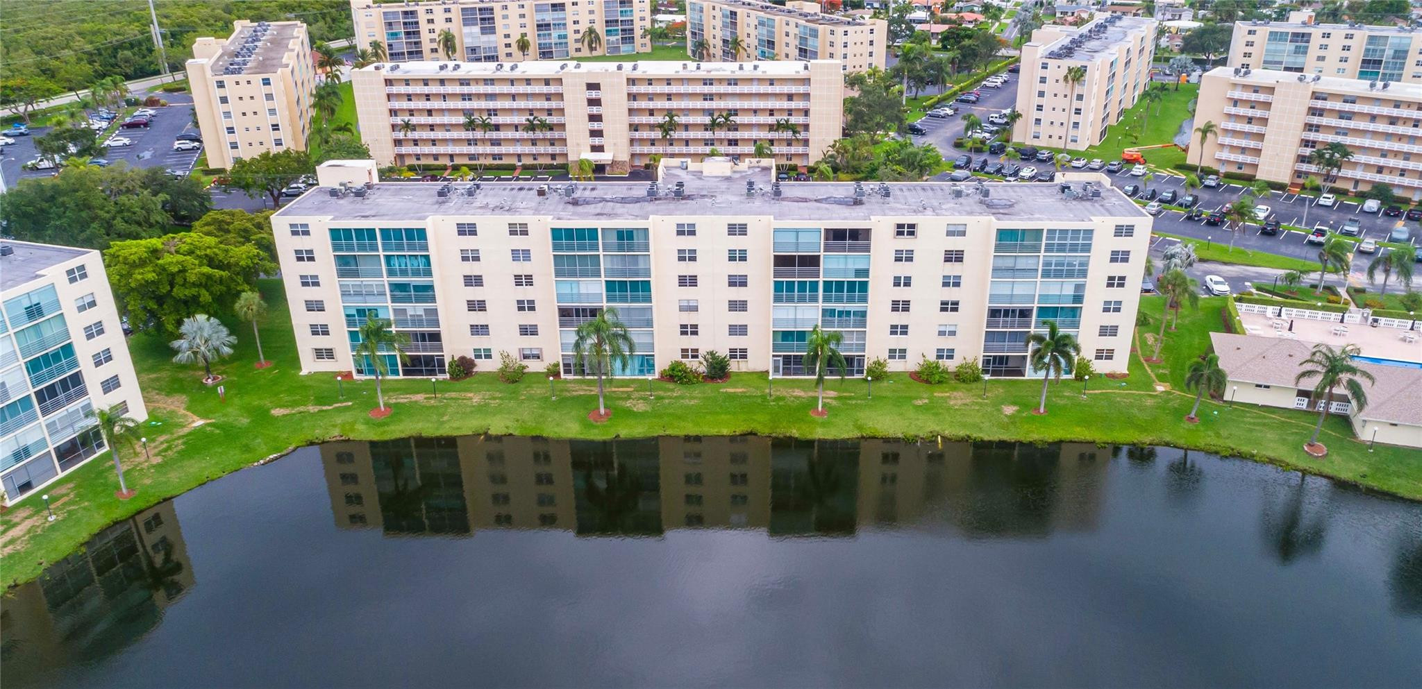 Meadowbrook Lakes View - Residential