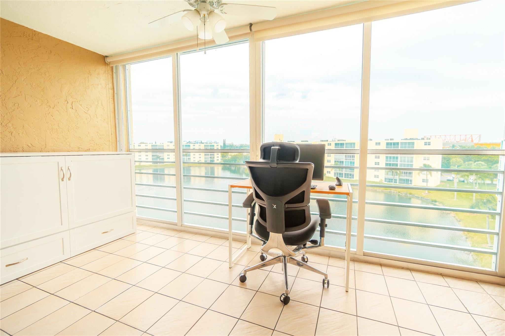 Meadowbrook Lakes View - Residential