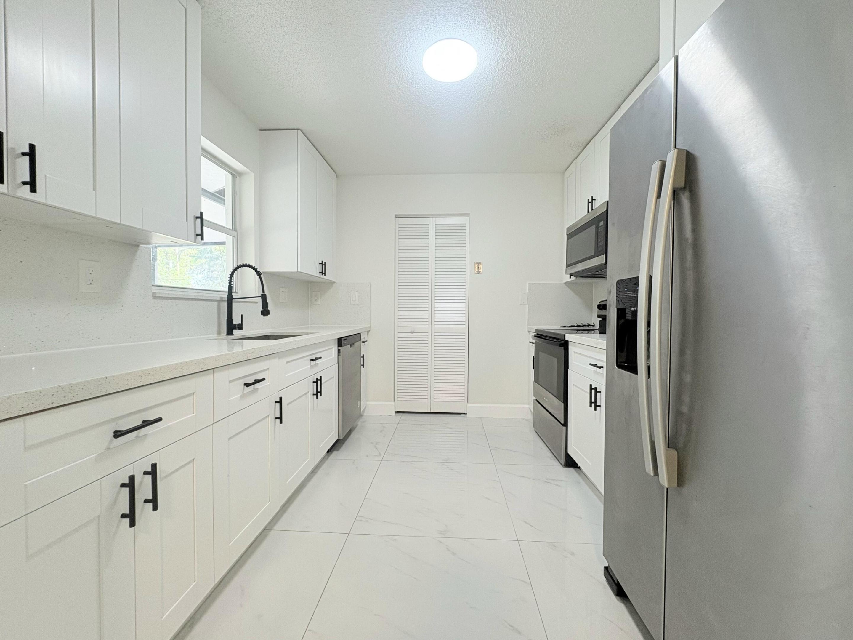 LOXAHATCHEE GROVES - Residential