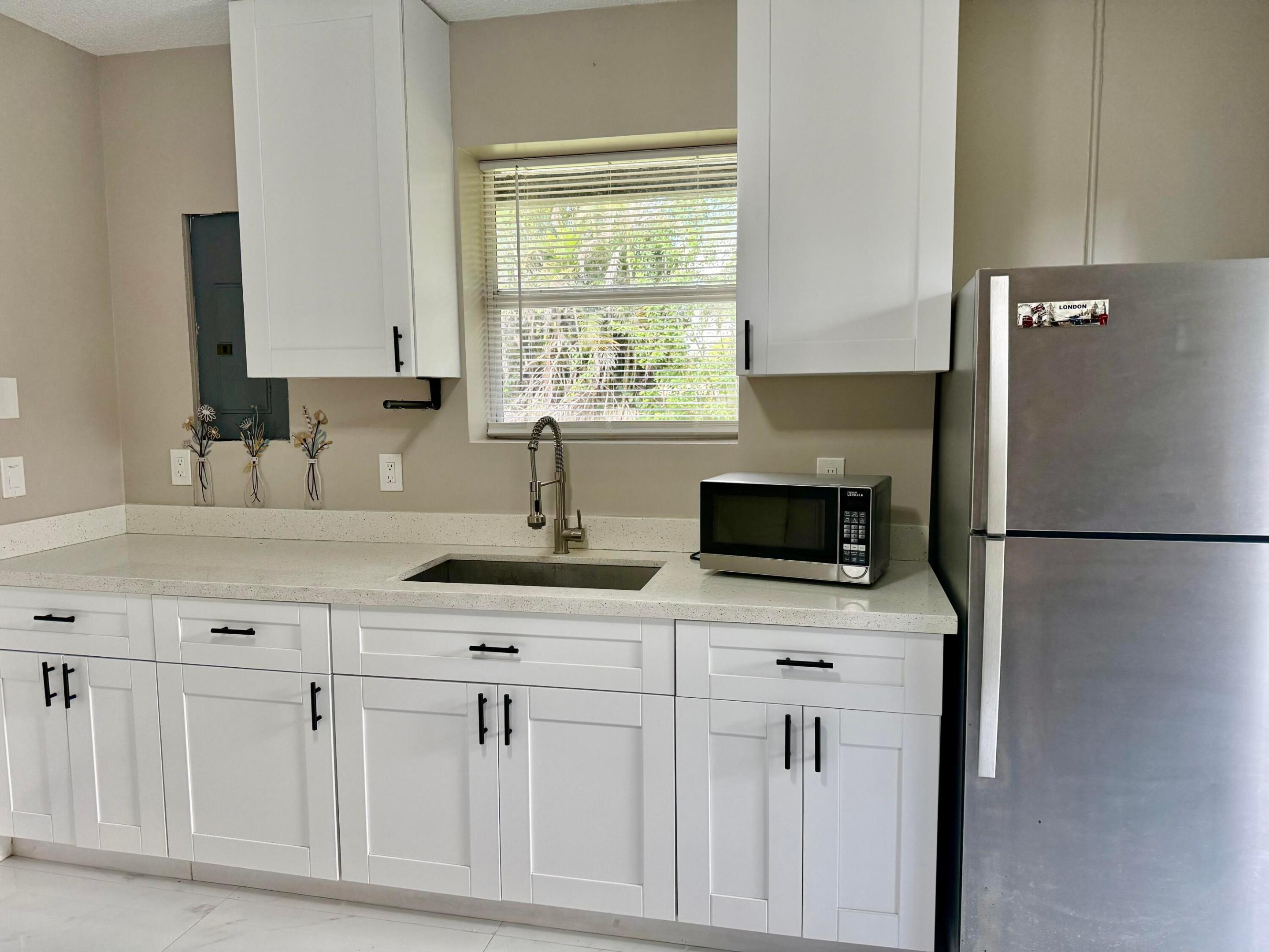 LOXAHATCHEE GROVES - Residential