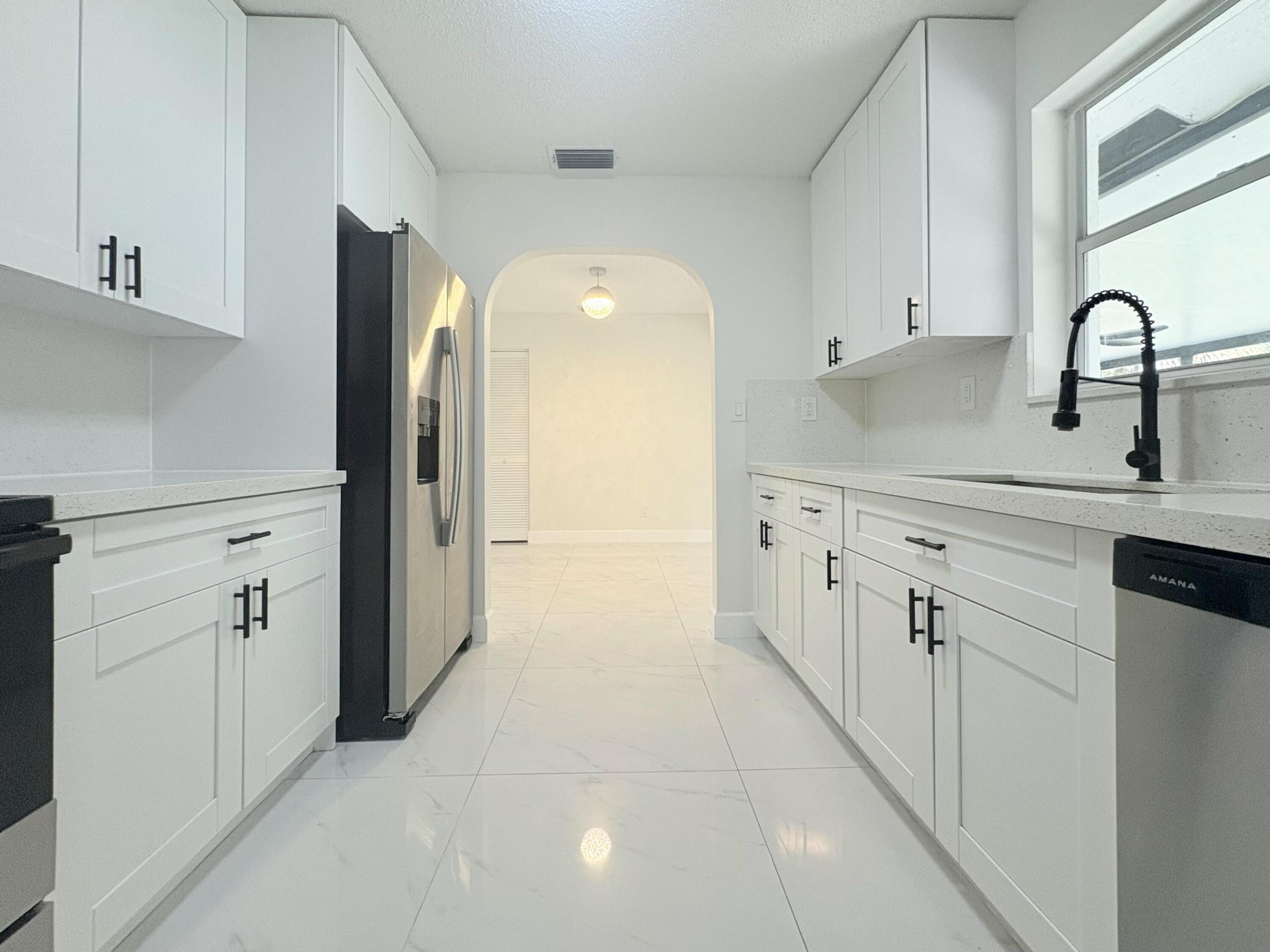 LOXAHATCHEE GROVES - Residential