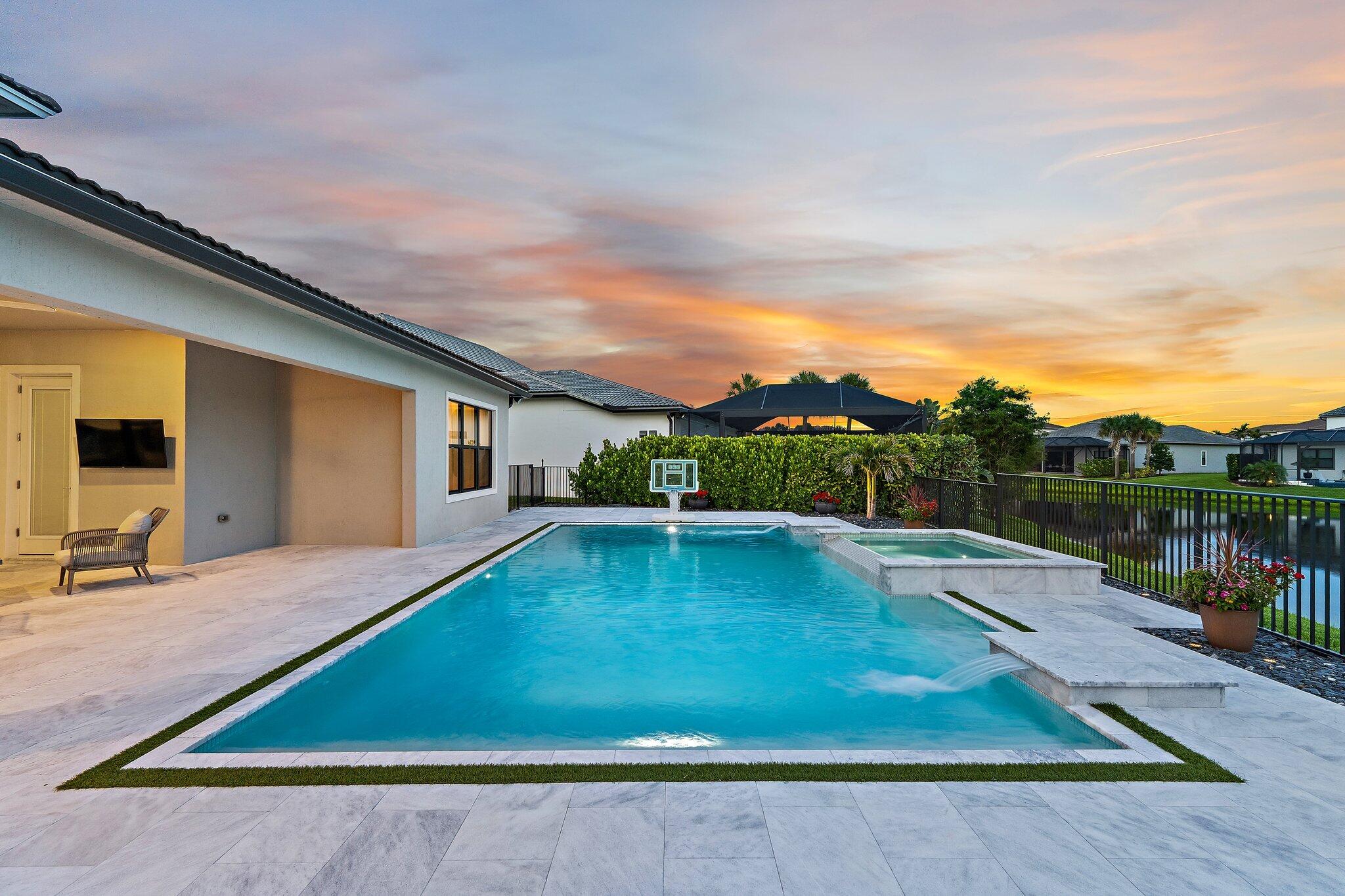 SONOMA ISLES - Residential