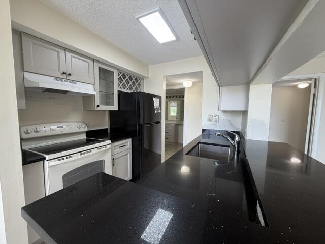 SUN VISTA GARDENS CONDO - Residential Lease