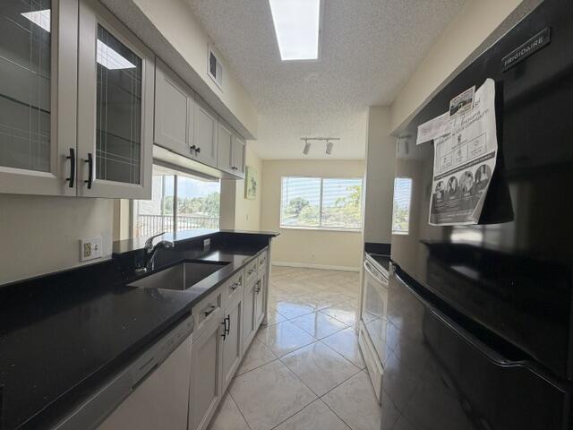 SUN VISTA GARDENS CONDO - Residential Lease