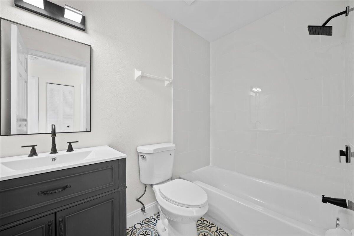 PORT ST LUCIE SECTION 42 1ST REPLAT - Residential