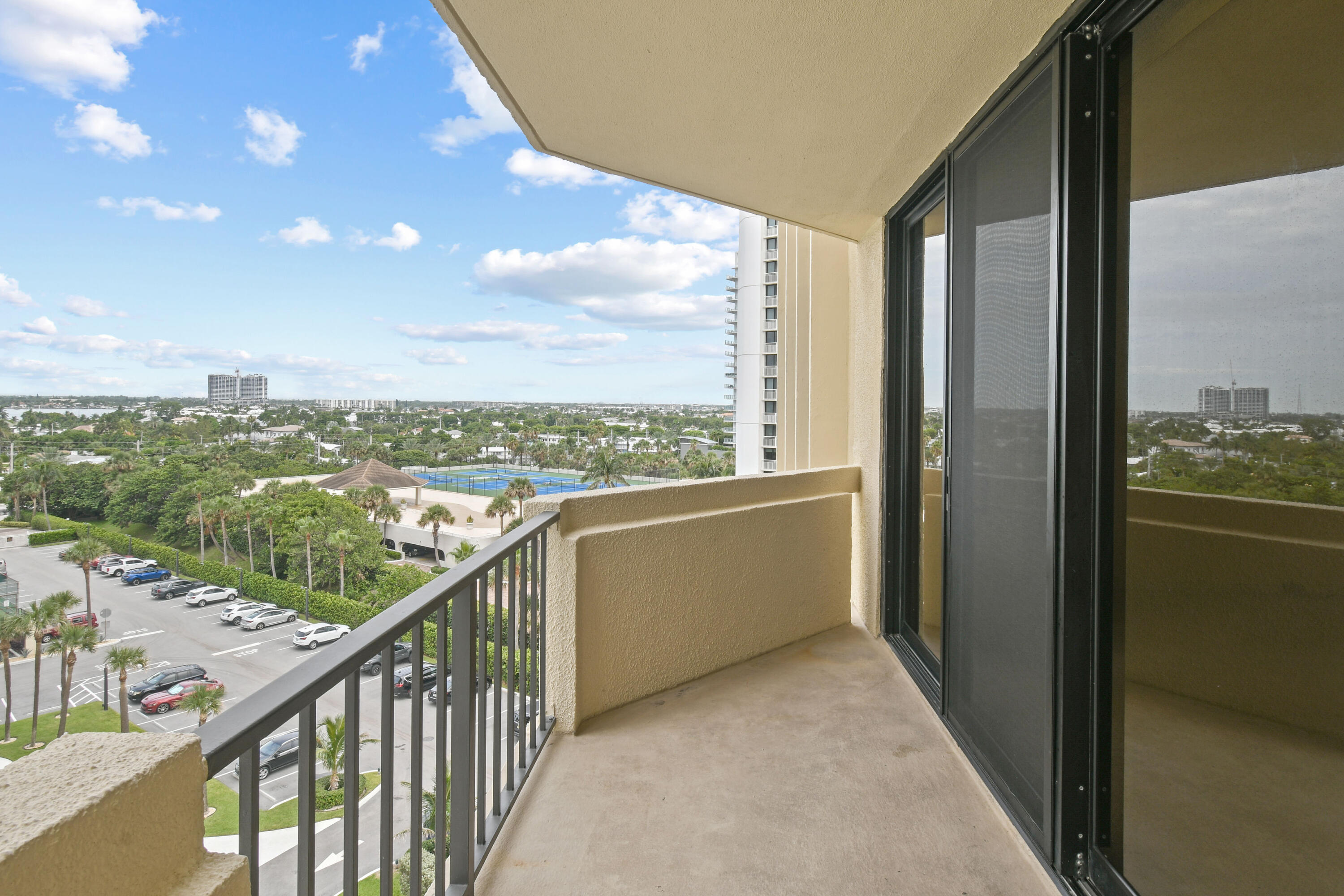 PHOENIX TOWERS CONDO - Residential Lease