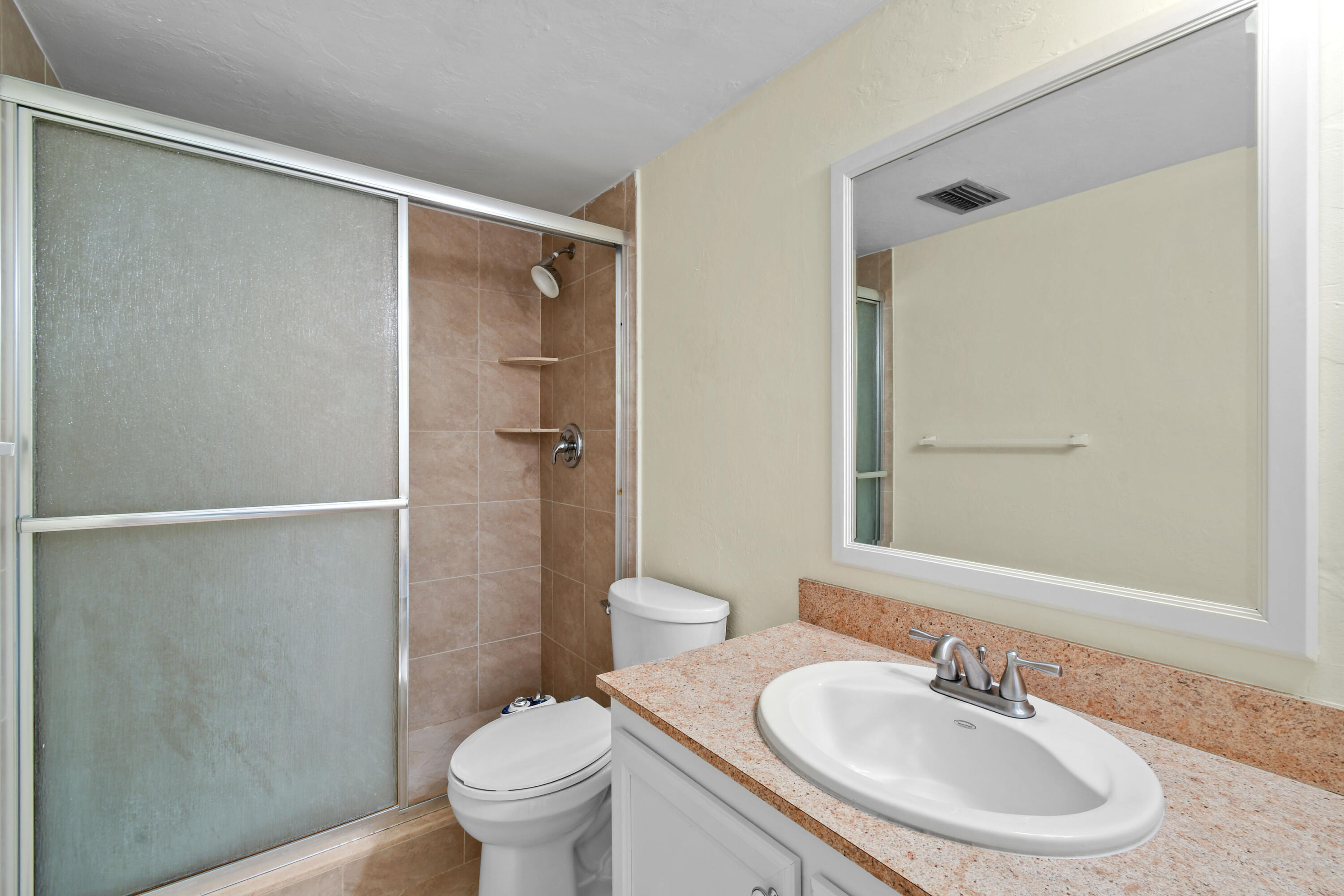PHOENIX TOWERS CONDO - Residential Lease