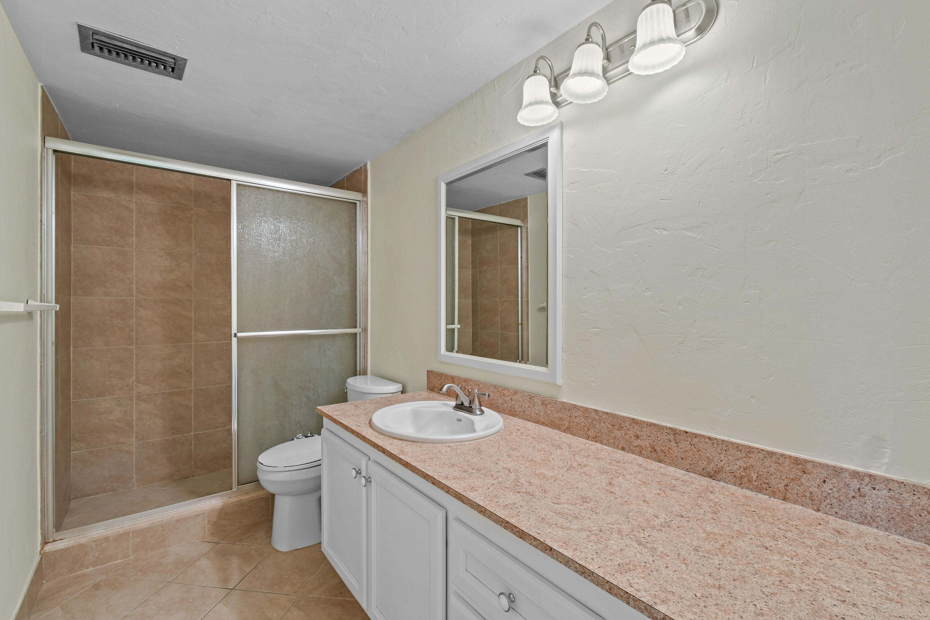 PHOENIX TOWERS CONDO - Residential Lease