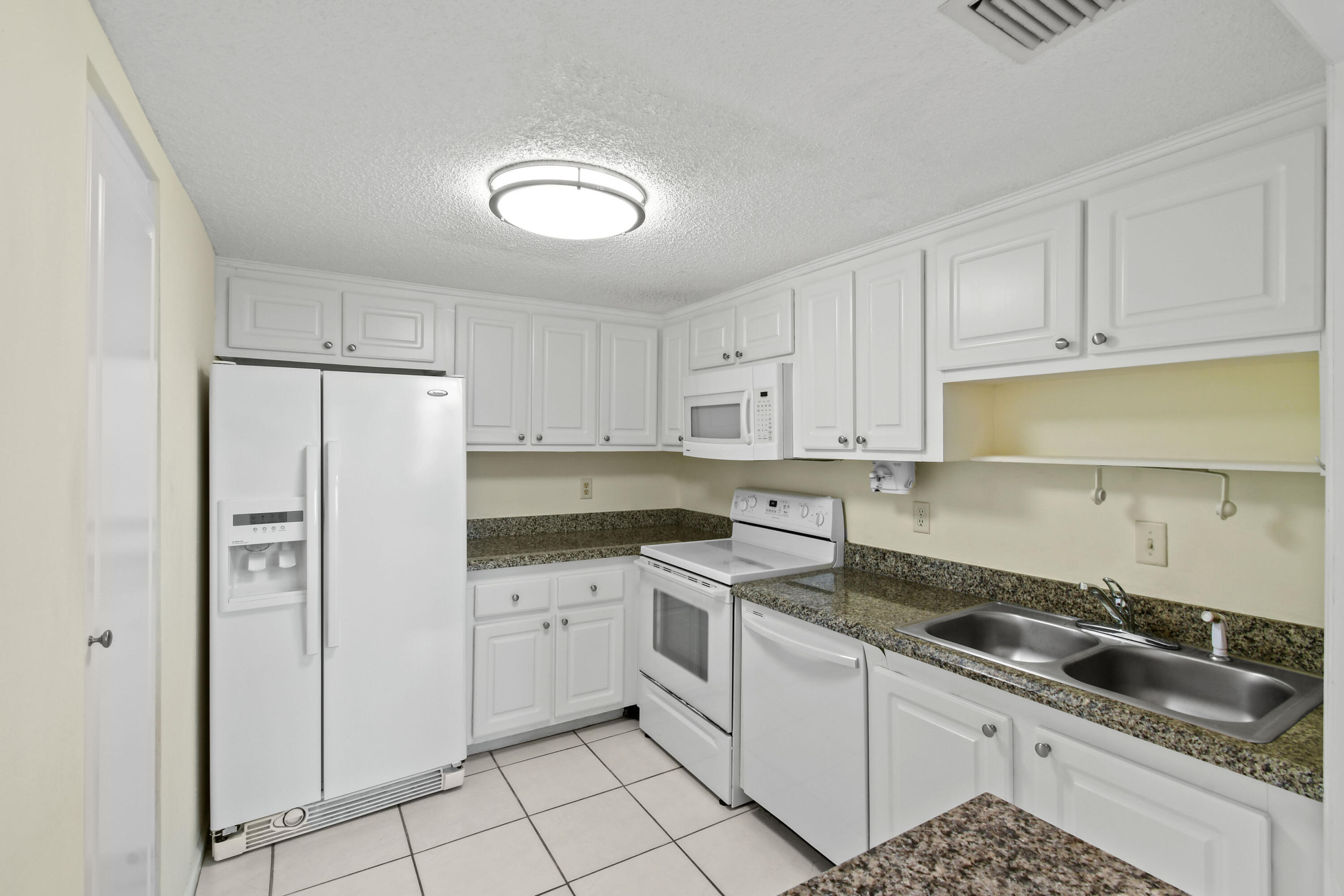 PHOENIX TOWERS CONDO - Residential Lease