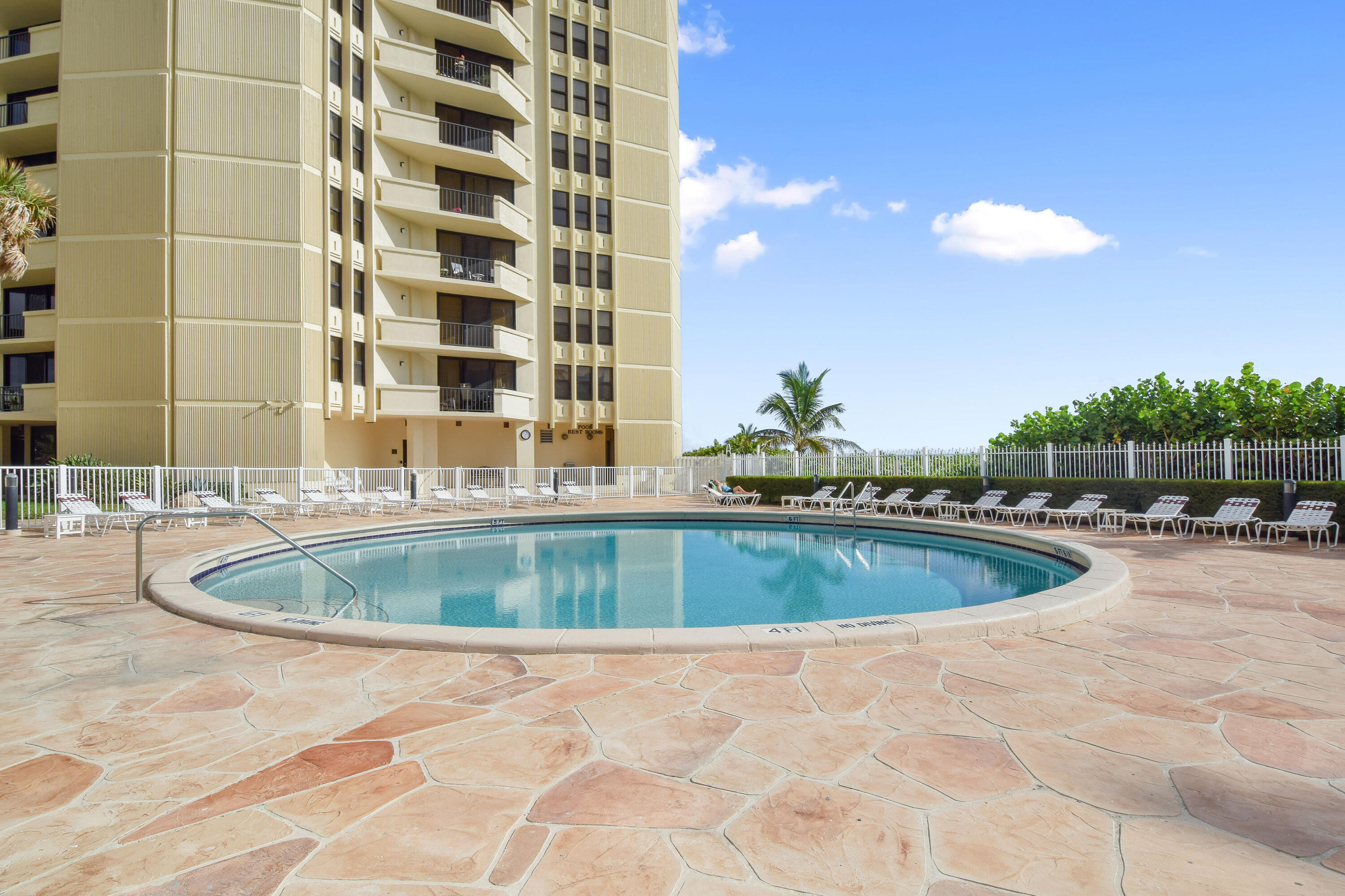 PHOENIX TOWERS CONDO - Residential Lease