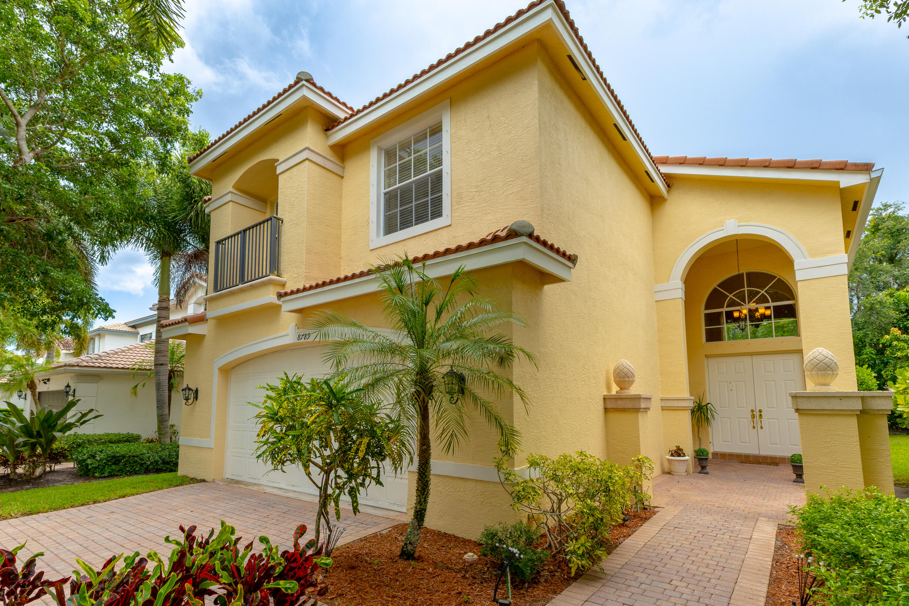 CANYON ISLES 1 - Residential